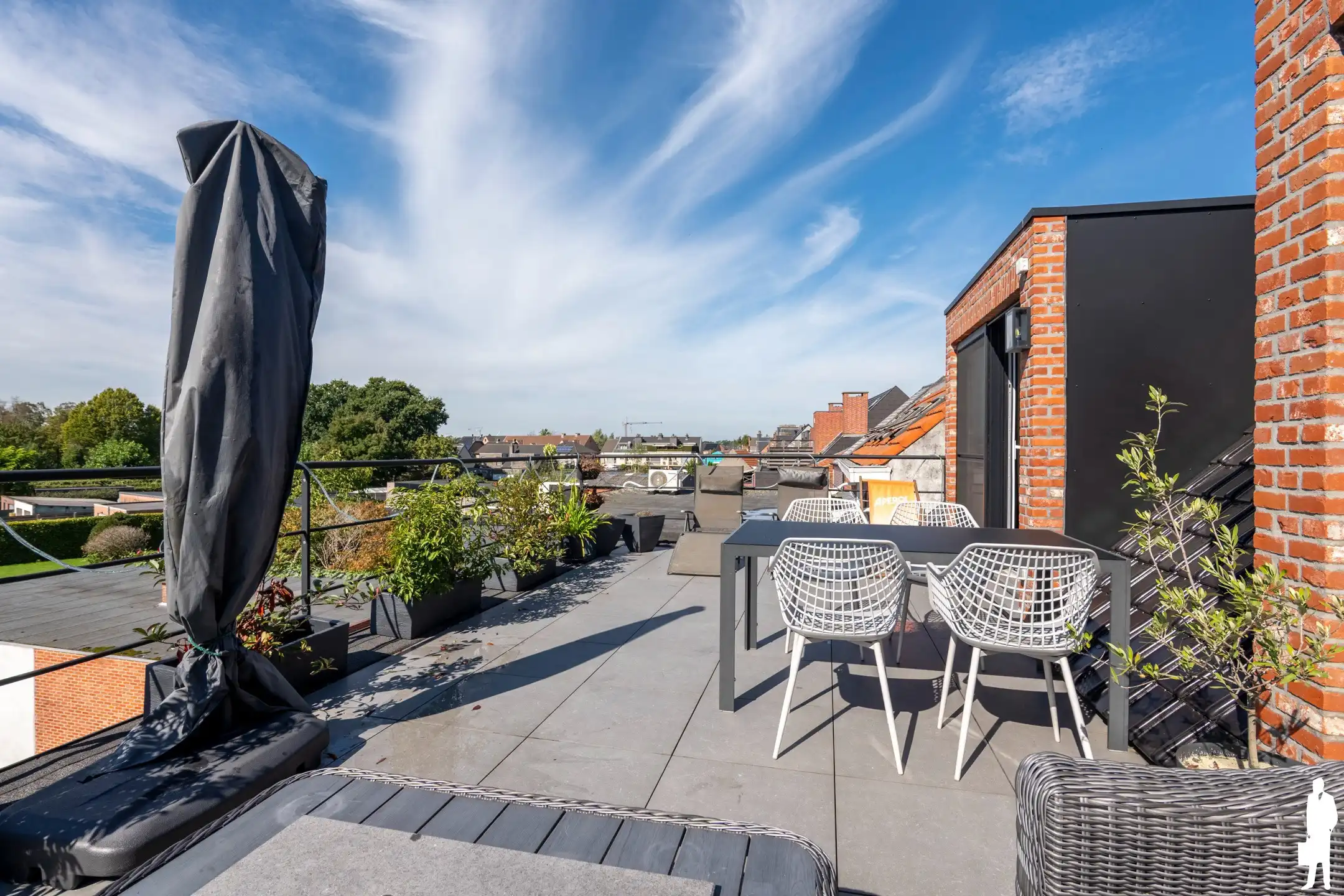 Dakappartement met 2 slaapkamers en ruim terras foto 6