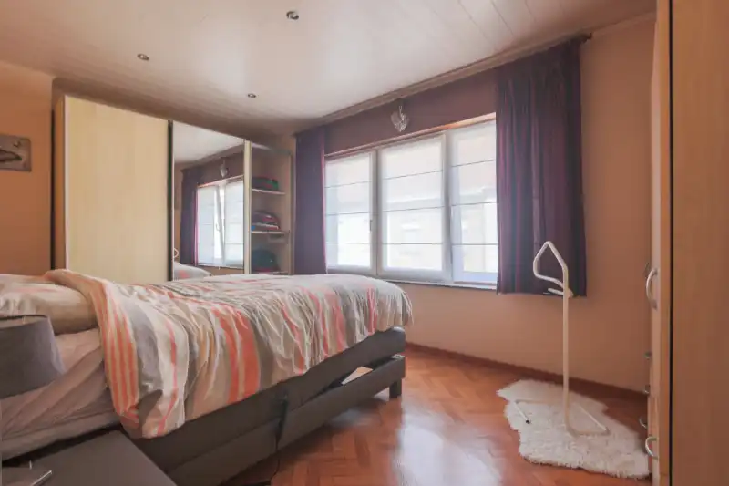 Handelspand (winkel) met woonst en magazijntje van +/- 130m². foto 12