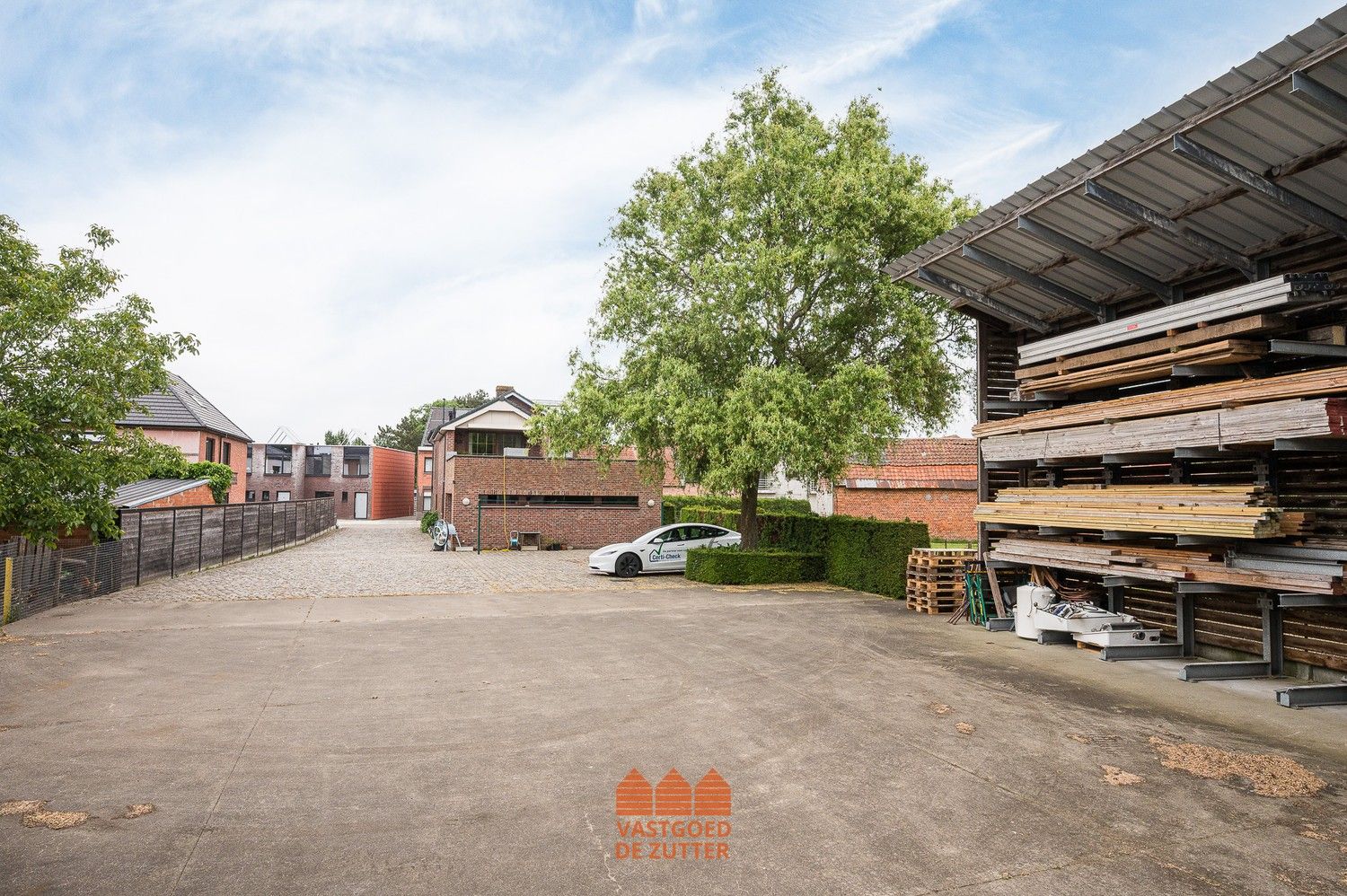 Unieke open bebouwing met functionele schrijnwerkerij op 1.376 m² foto 8