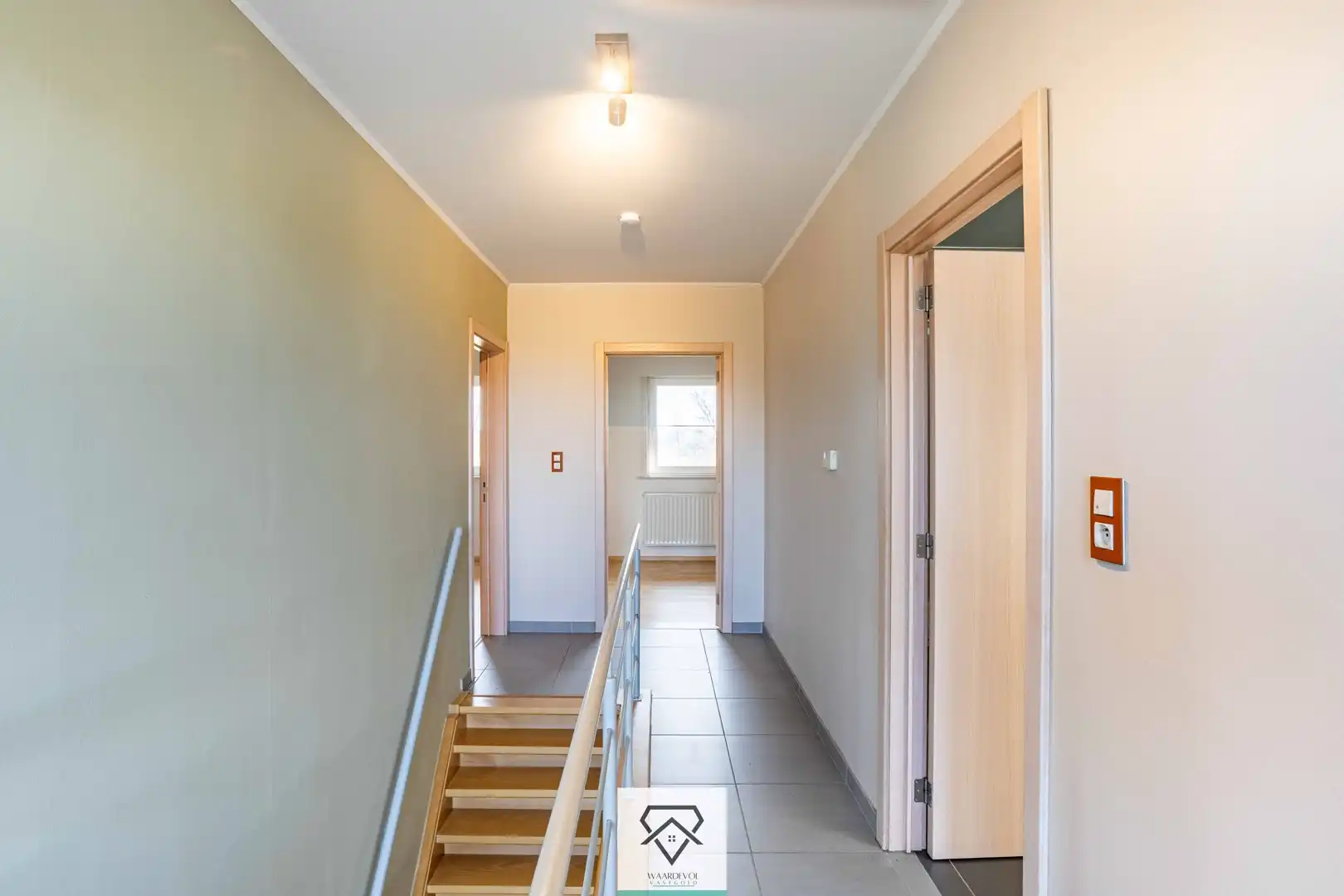 Moderne instapklare villa te koop met zonnige tuin foto 13