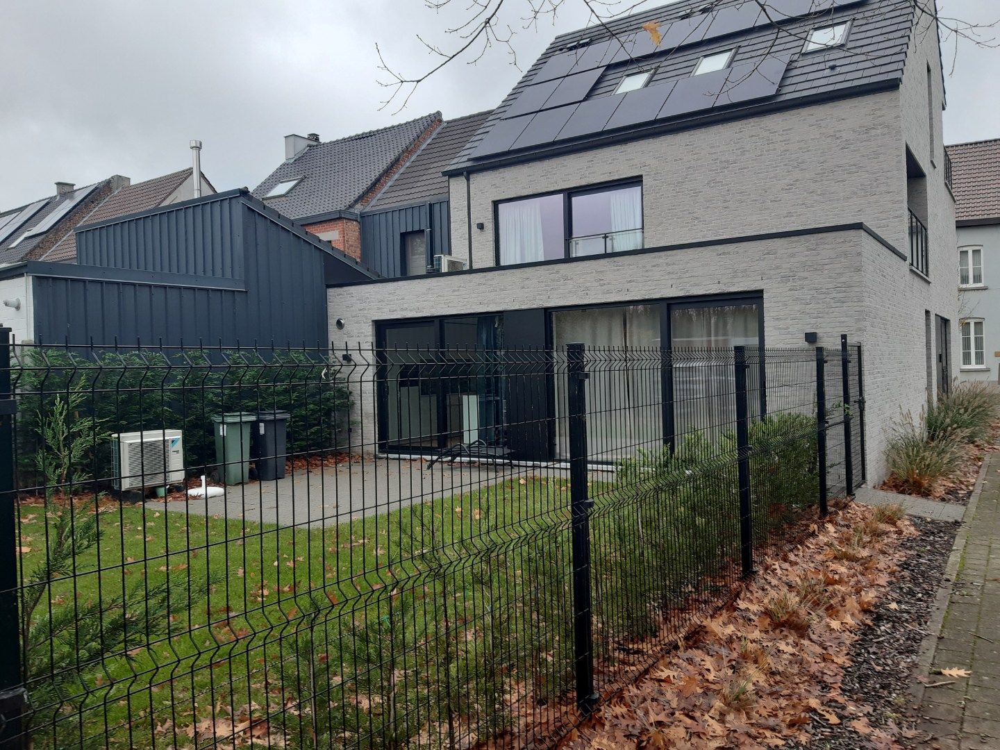 BEN-appartement met terras en tuintje. foto 2