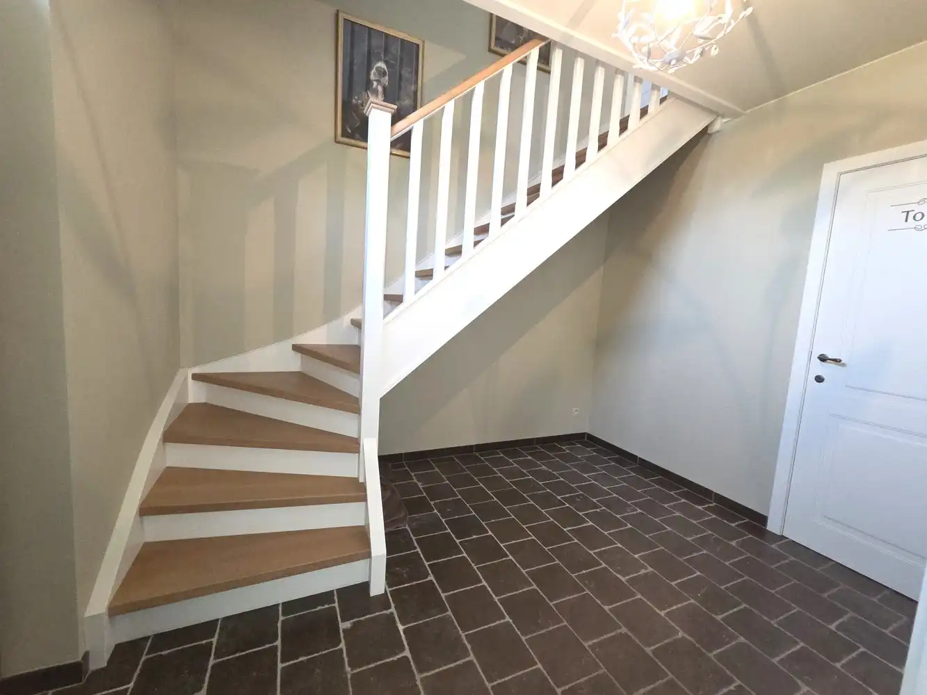 Prachtige villa woning, 5 slaapkamers, 2 badkamers in een zeer rustige straat gelegen foto 20