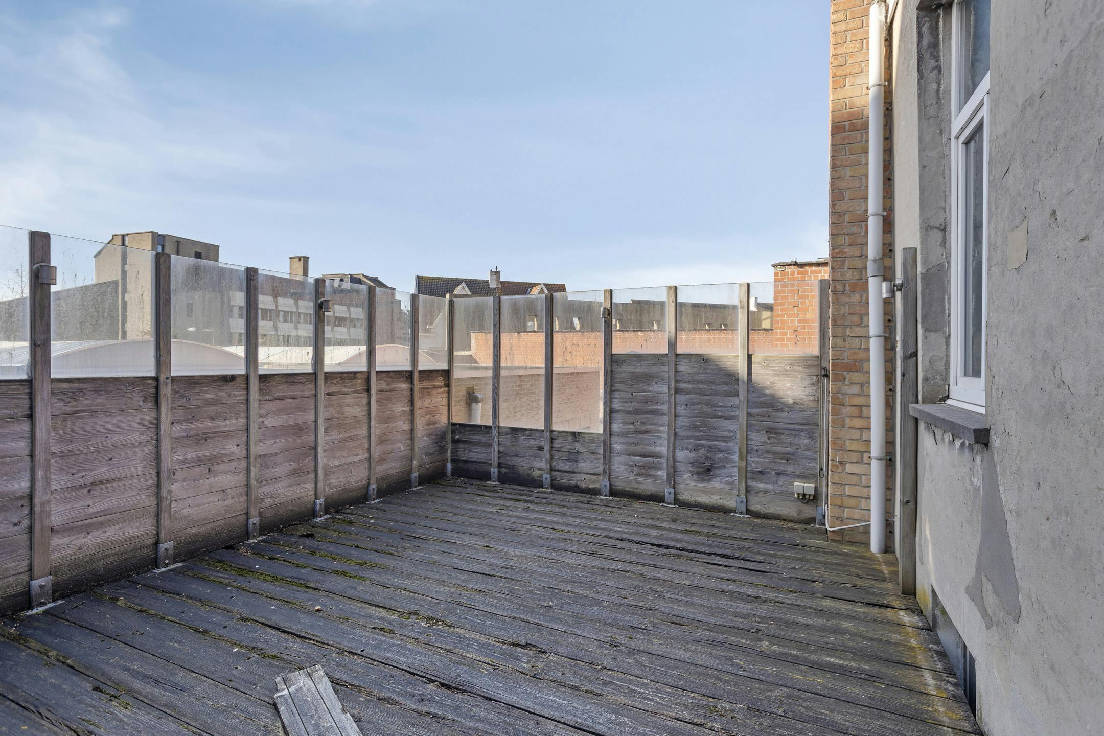 Handelspand met woning in centrum Veurne. foto 33