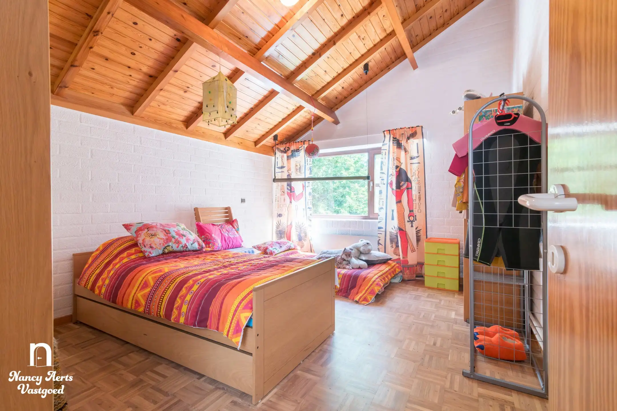 Unieke gezinswoning met praktijkruimte en veel potentieel foto 26