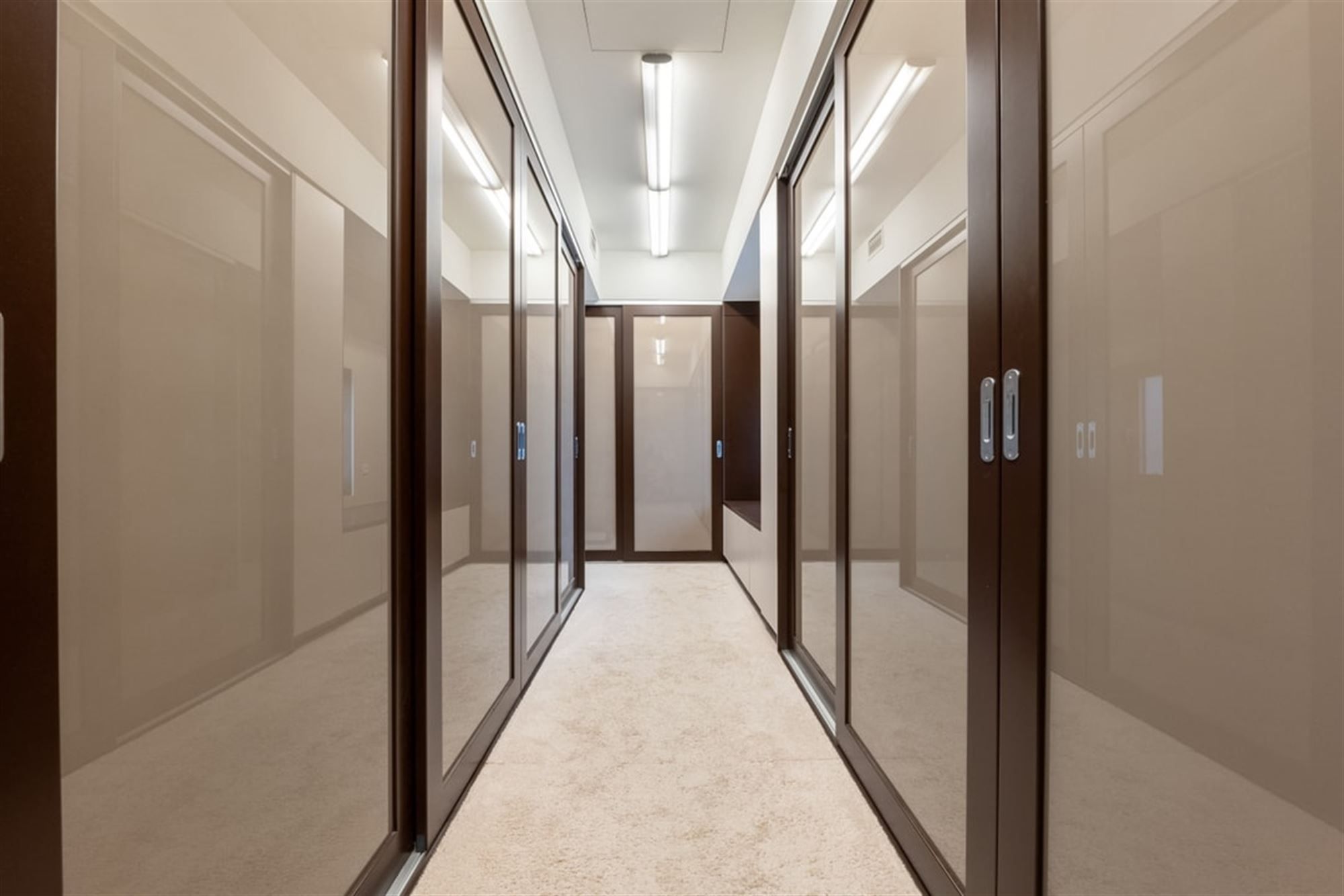 LUXUEUS APPARTEMENT VAN 365M² MET AFWERKING VAN HOOGSTE KWALITEIT IN TONGEREN foto 23