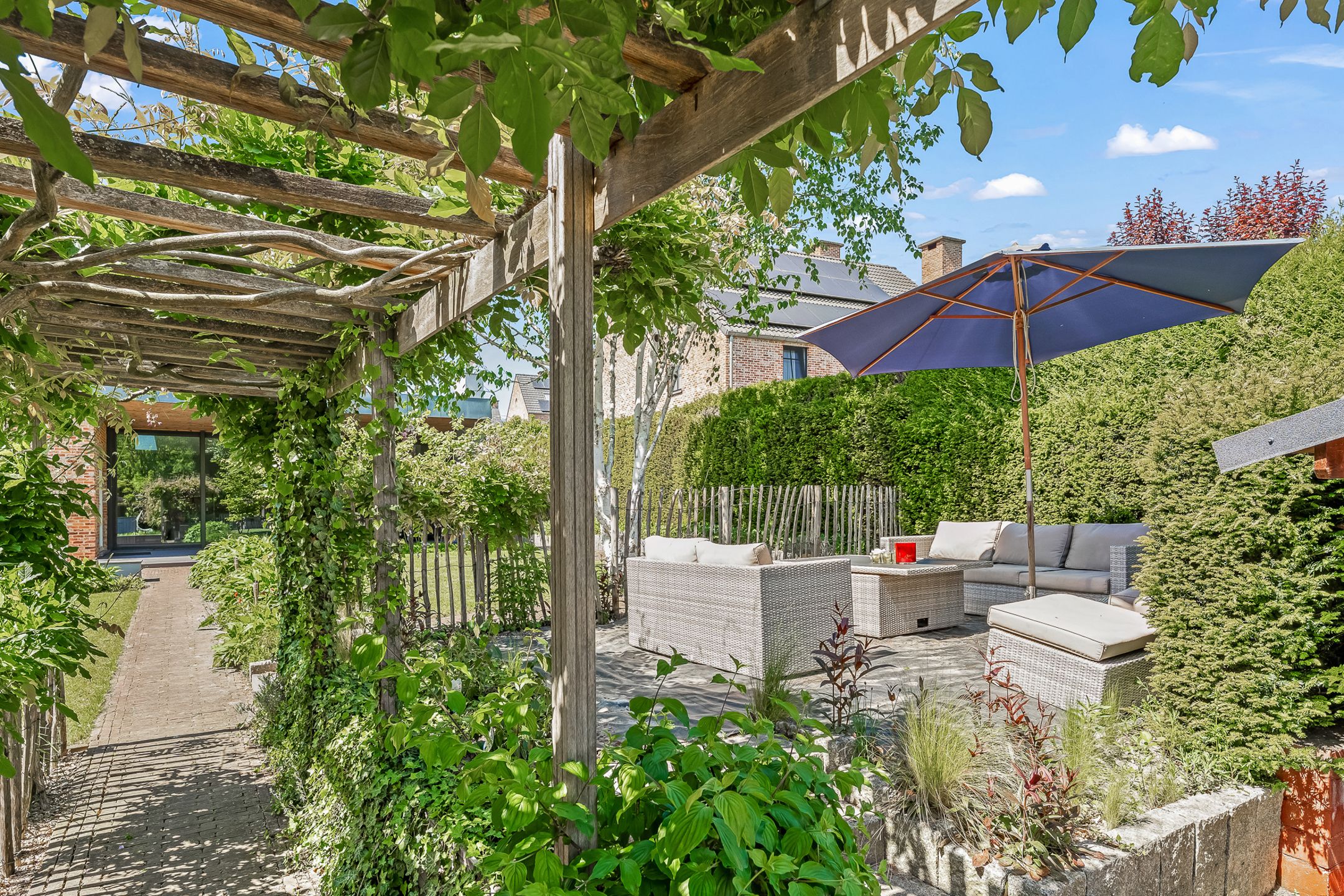 Instapklare woning met tuingerichte aanbouw foto 37