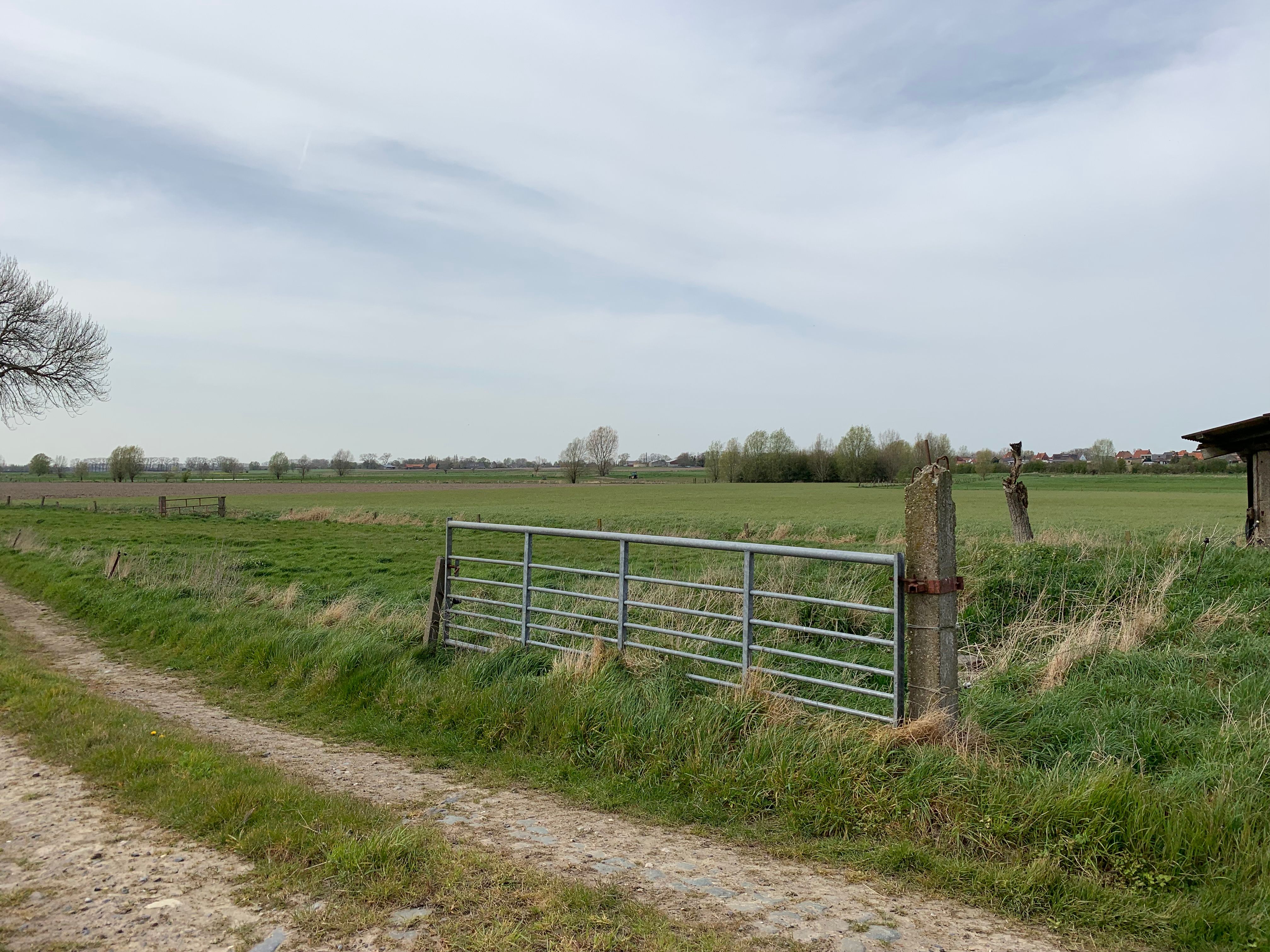 Idylissch gelegen hoeve met diverse bijgebouwen op 3ha foto 7