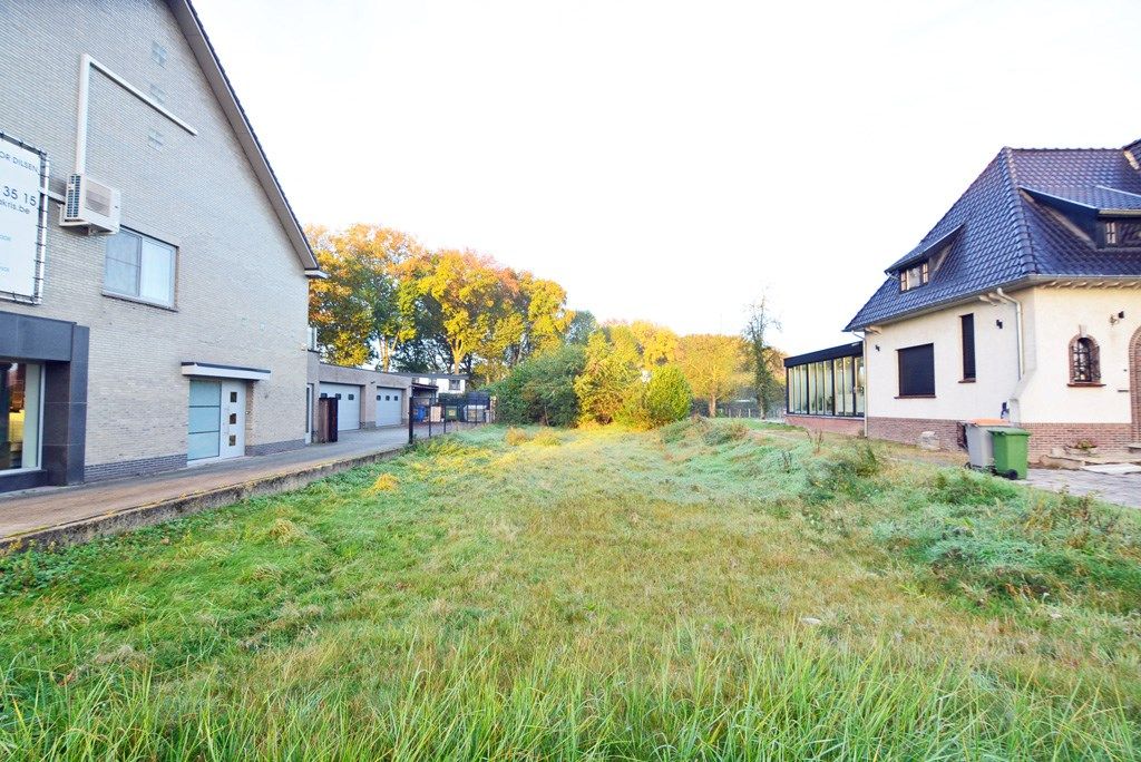 Bouwgrond voor vrijstaande woning met oppervlakte 10 a. foto 3