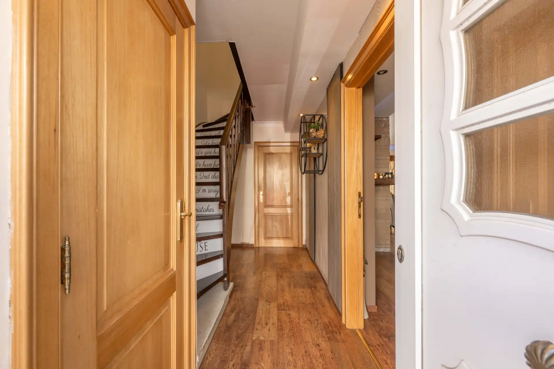 Charmante gezinswoning met 3 slaapkamers in het hart van Wielsbeke - TE KOOP! 🏡 foto 2