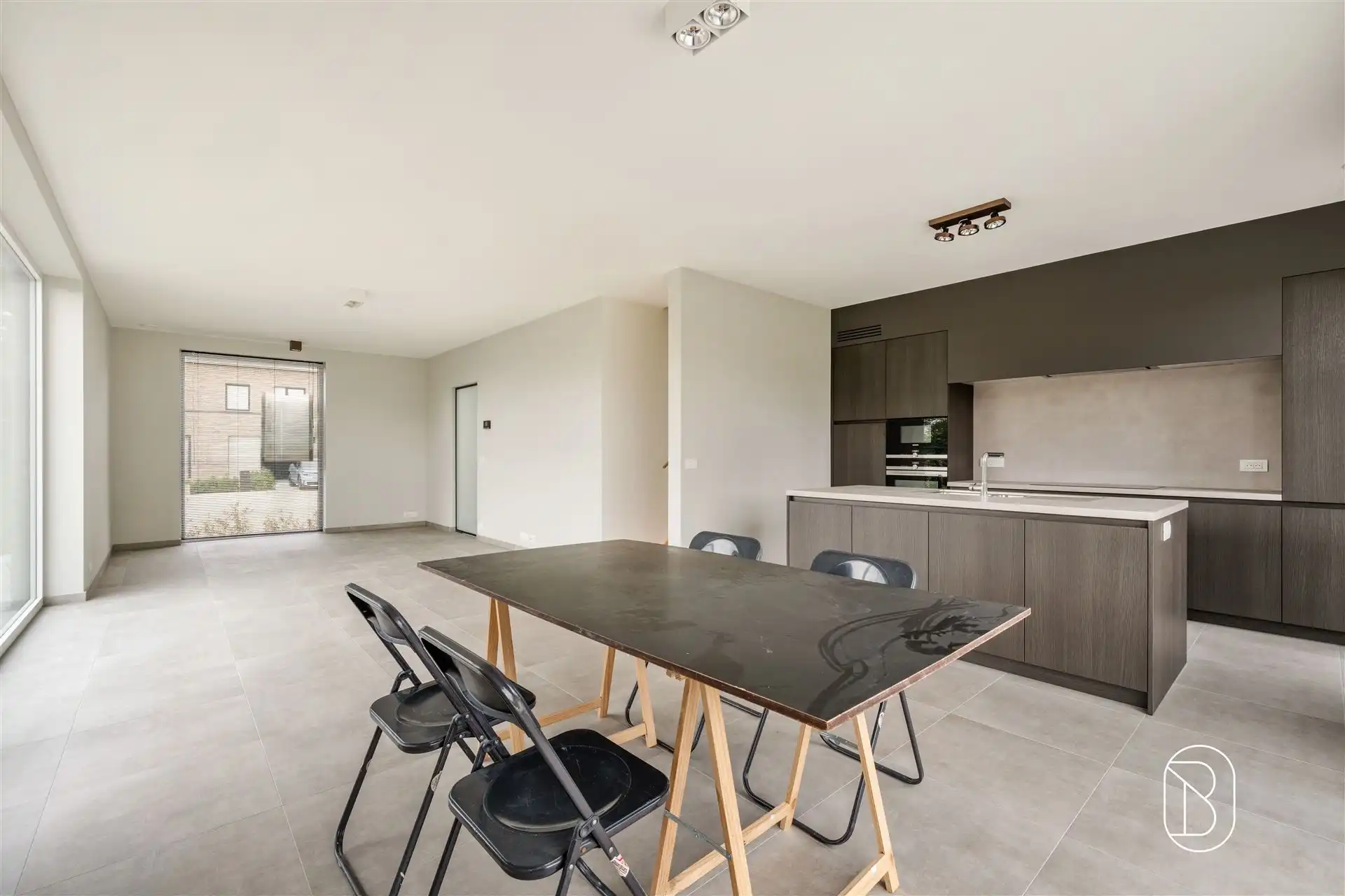 Topgelegen grote woning met 4 slk, omheinde tuin en garage. foto 11