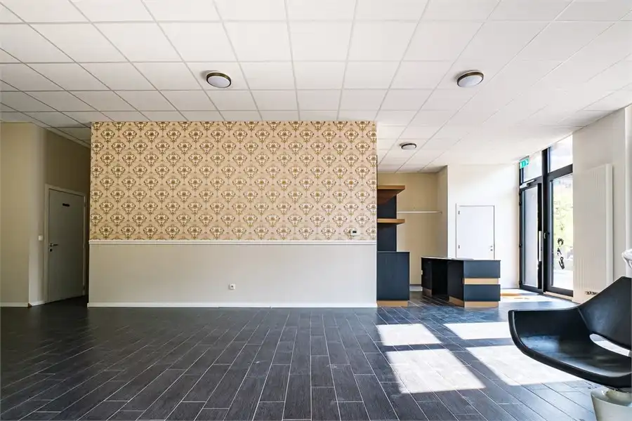 HANDELSRUIMTE TE HUUR OP CENTRALE LIGGING IN SINT-TRUIDEN foto 7
