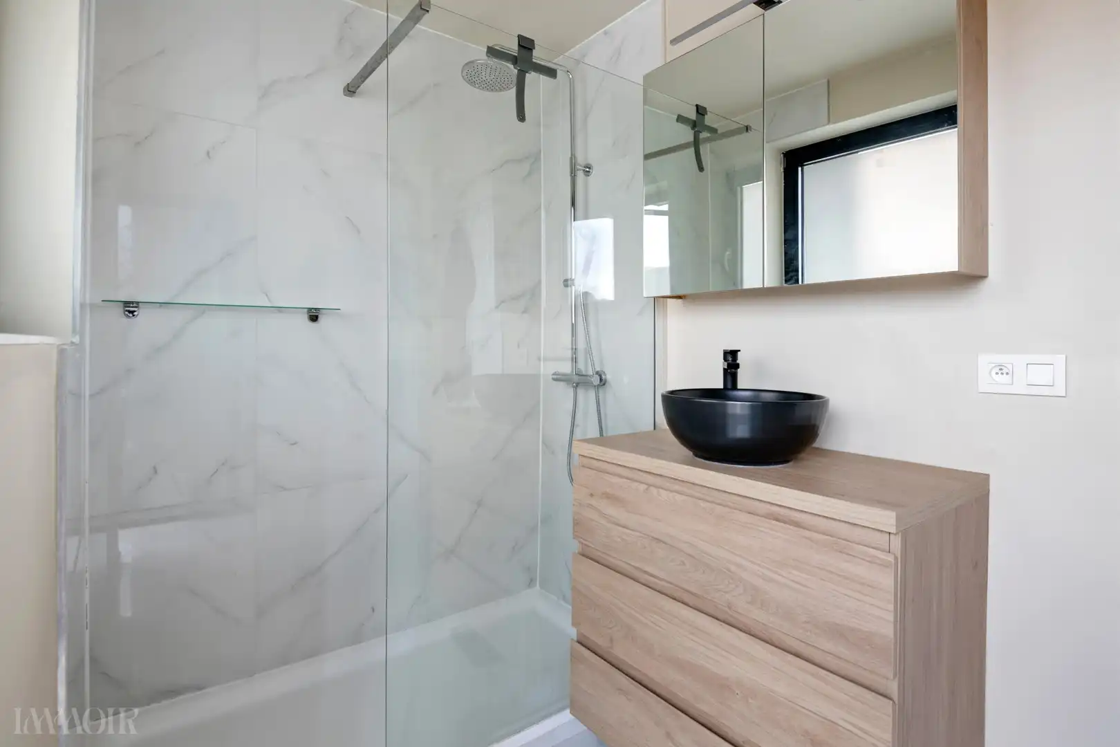 Centraal gelegen en lichtrijk appartement nabij het centrum van Ekeren. foto 14