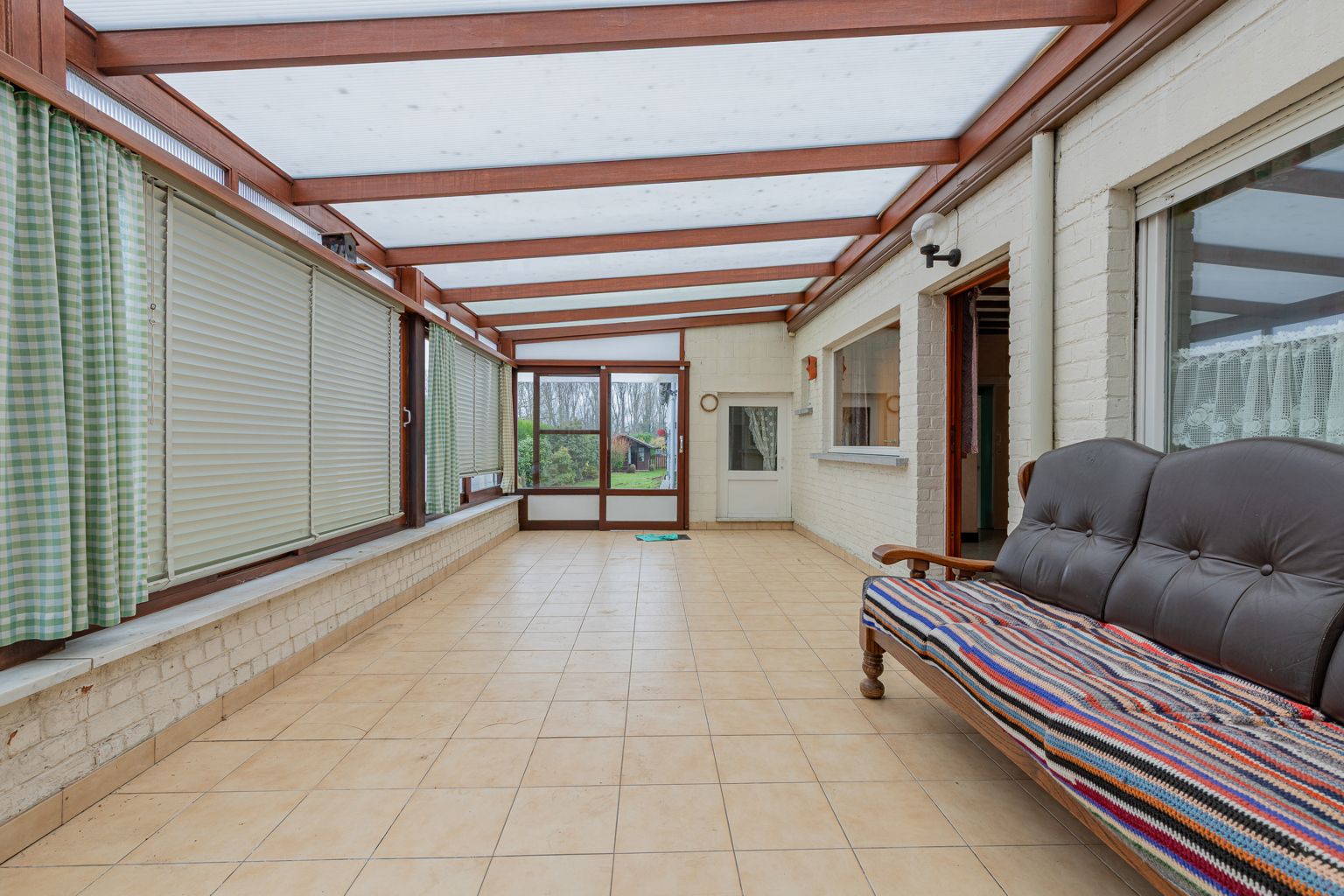 Ruime te renoveren gezinswoning met 4 slpks! foto 9