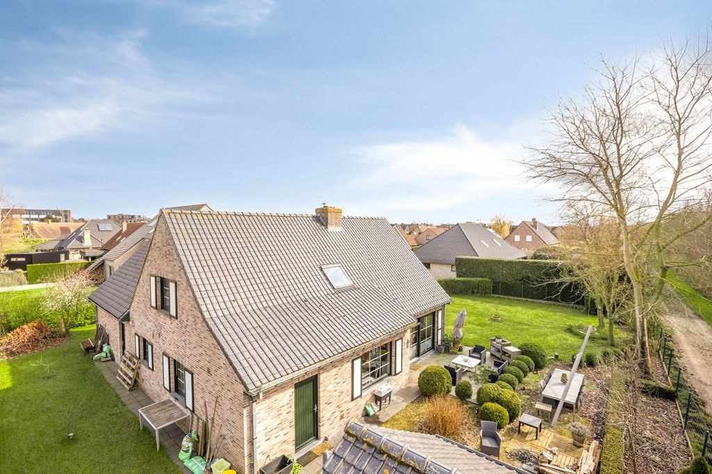 VEURNE: Stijlvolle en tijdloze villa in residentiële wijk met 4 slpks (waarvan 1 glvl.), 2 badk., dubbele garage en zonnige inplanting op 1.034m² grondopp. foto 22