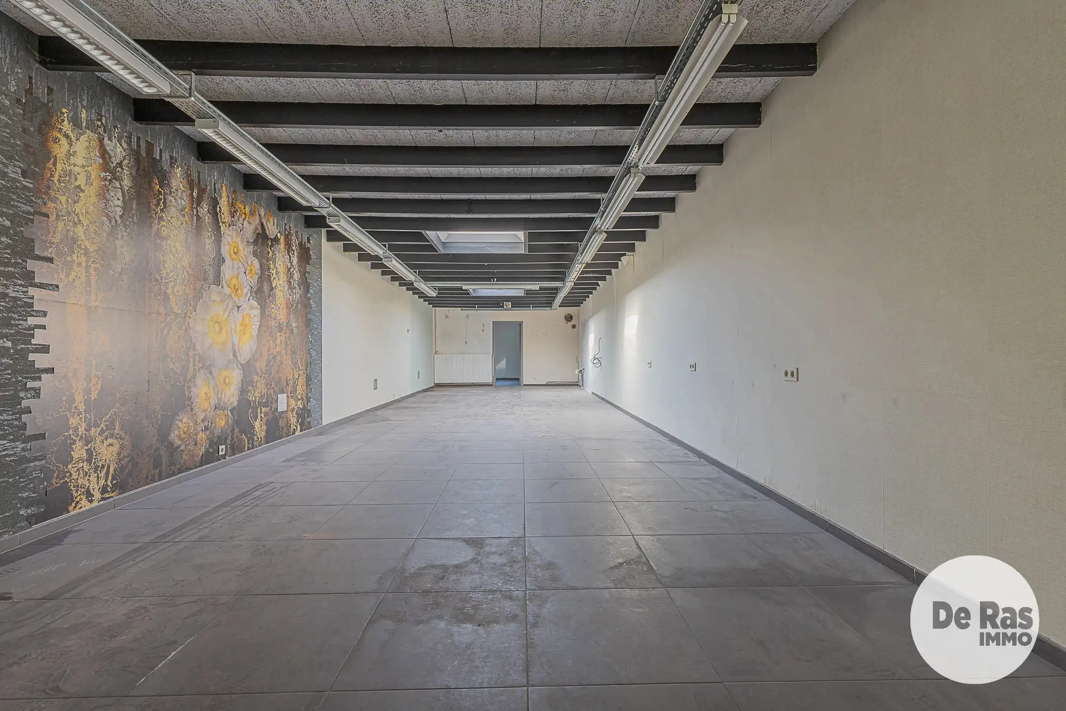 DENDERMONDE - Handelsruimte met ruime tuin en appartement foto {{pictureIndex}}