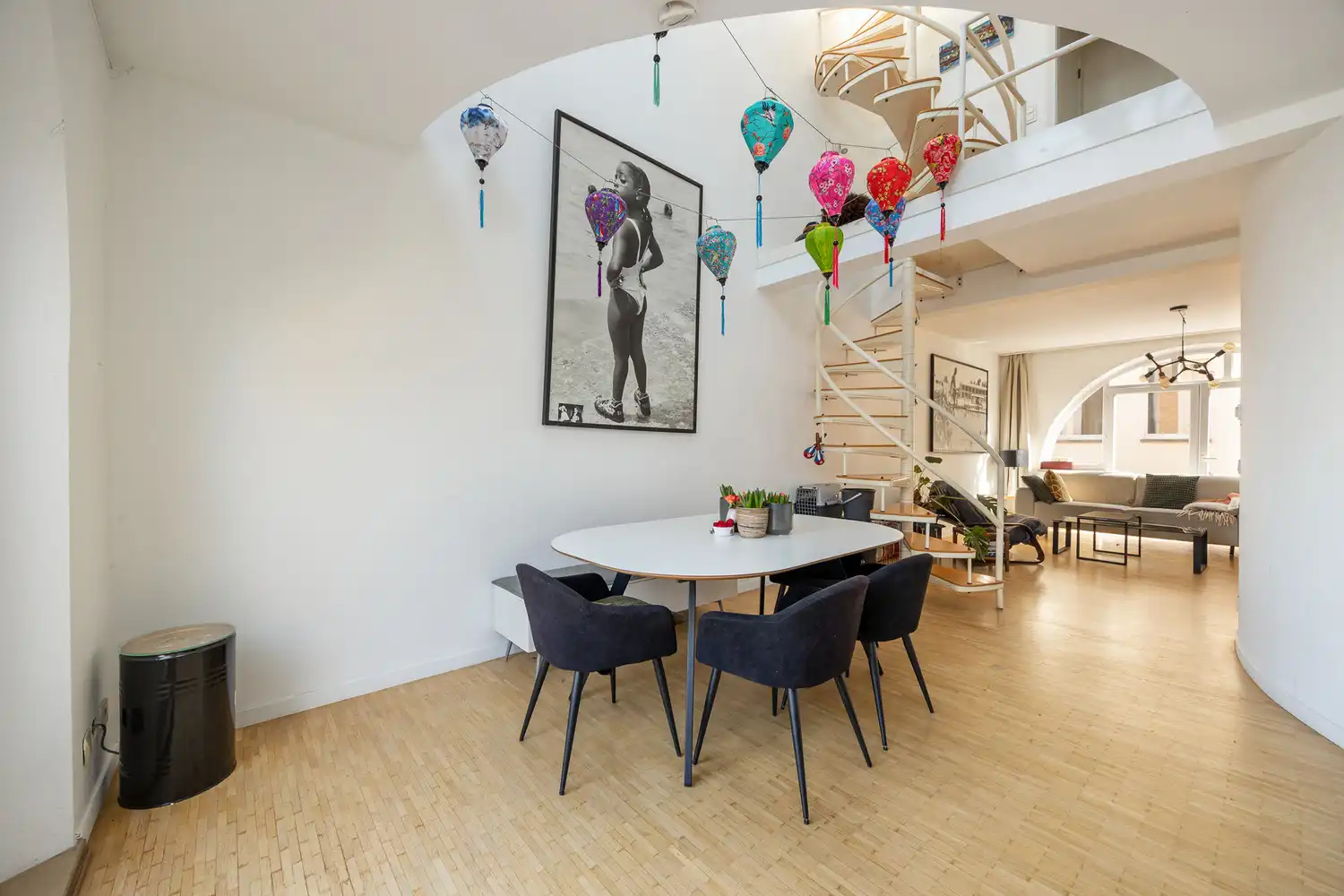 Hoofdfoto van de publicatie: Lichtrijk wonen in het historische centrum van Antwerpen, met Scheldezicht vanuit de leefruimte!