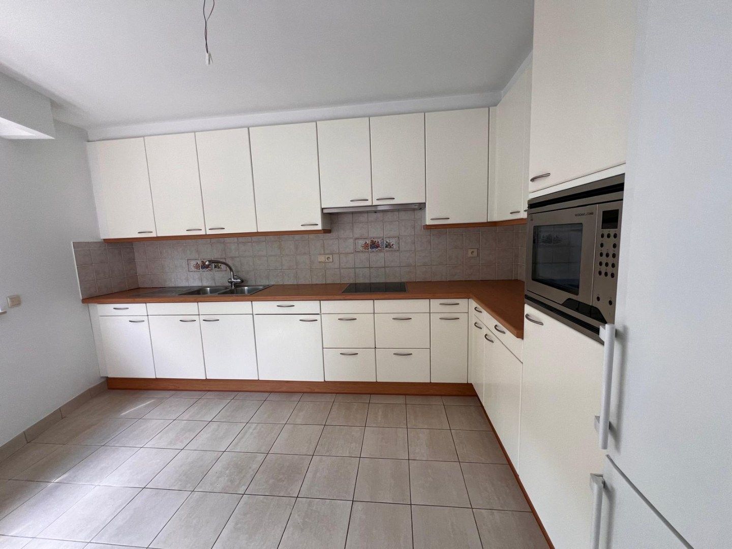 Schitterend appartement met 2 slaapkamers en bureel of dressing foto 10