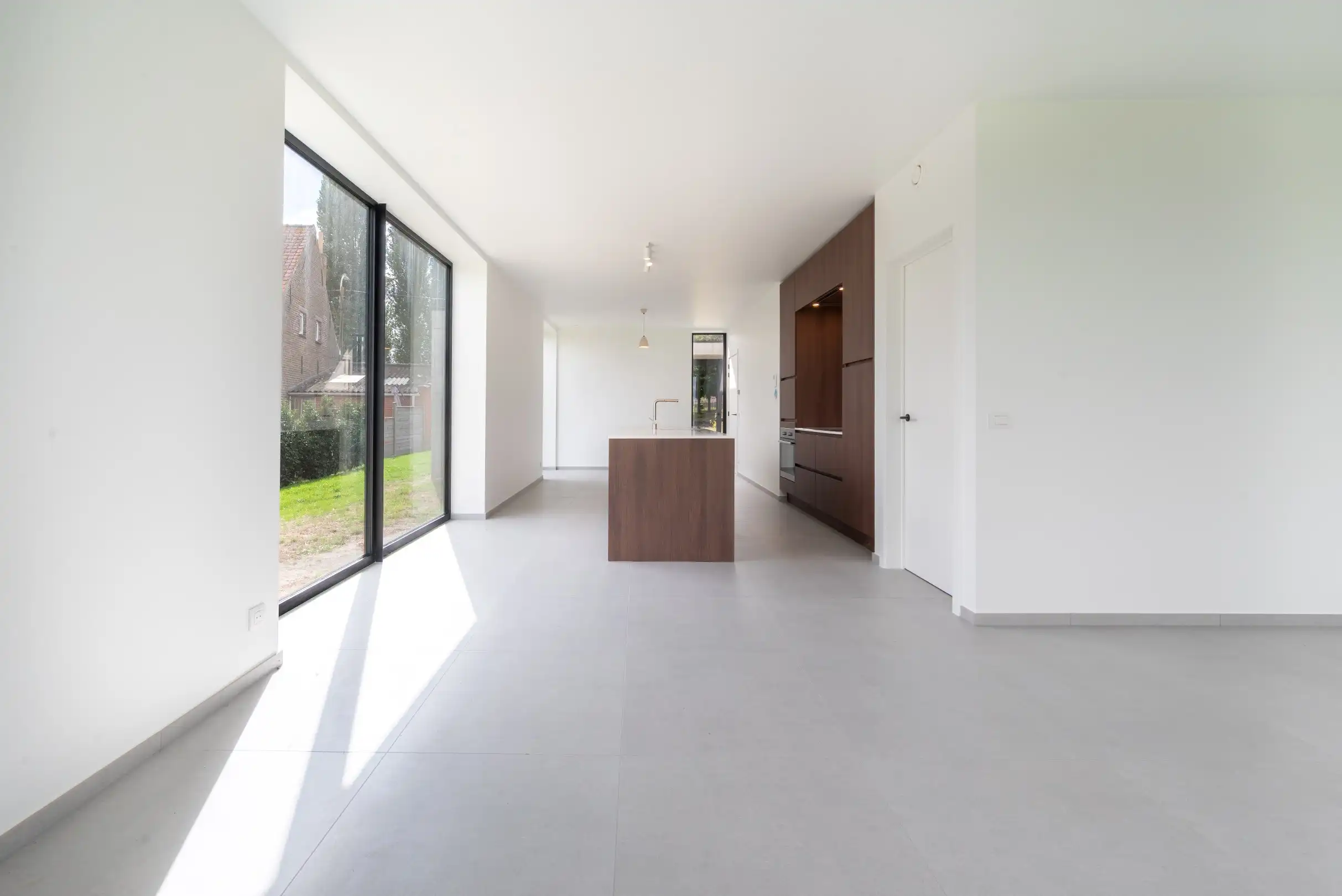 Ruime nieuwbouwwoning op 750 m² met open verzicht. foto 4