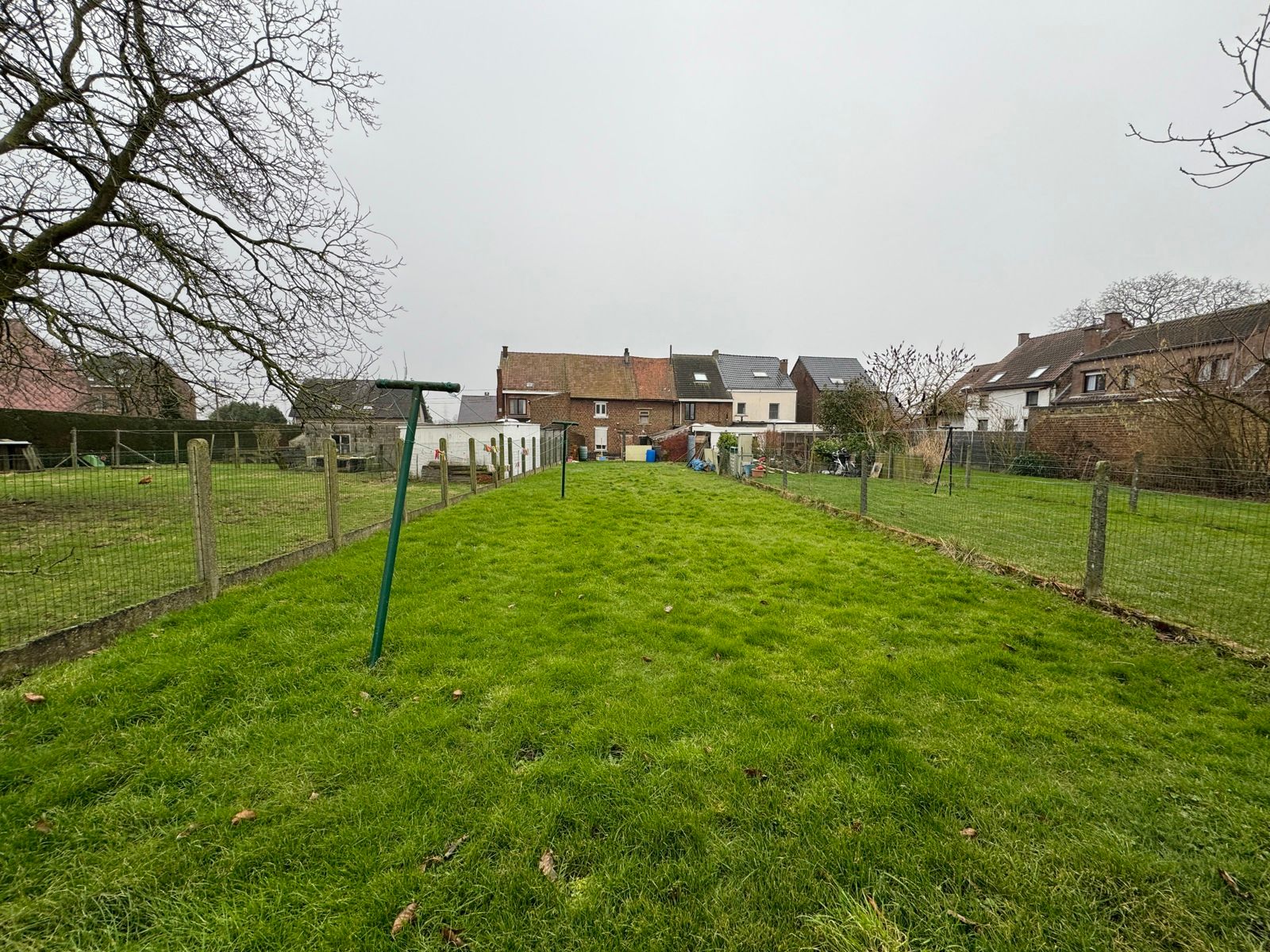 Te renoveren woning met 2 slaapkamers en grote tuin foto 5