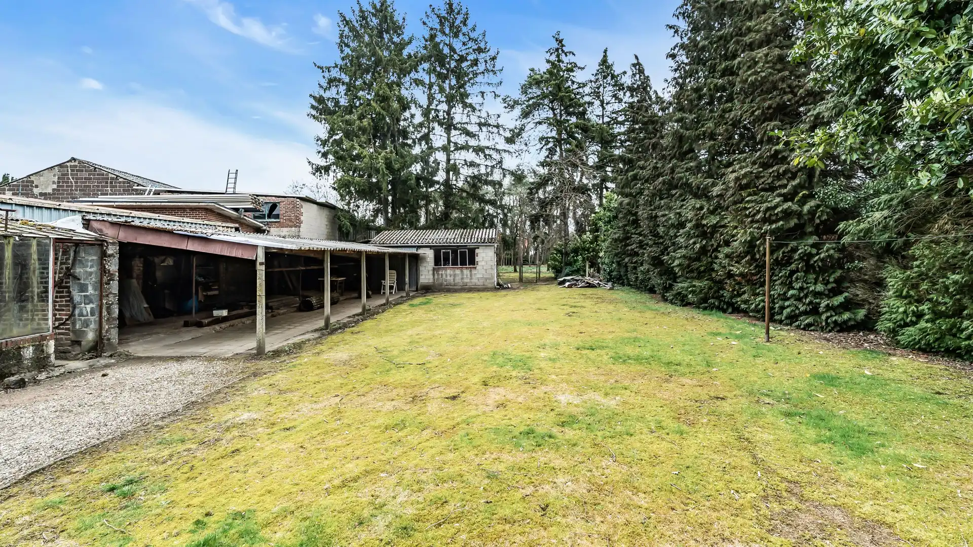 Rustig gelegen te renoveren woning met 4 slaapkamers op een perceel van 13a 07ca foto 23