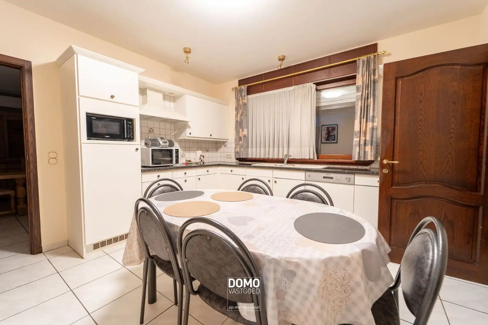 Instapklare en goed onderhouden gezinswoning te koop - EPC: D - Bewoonbare oppervlakte: 208m² foto 6