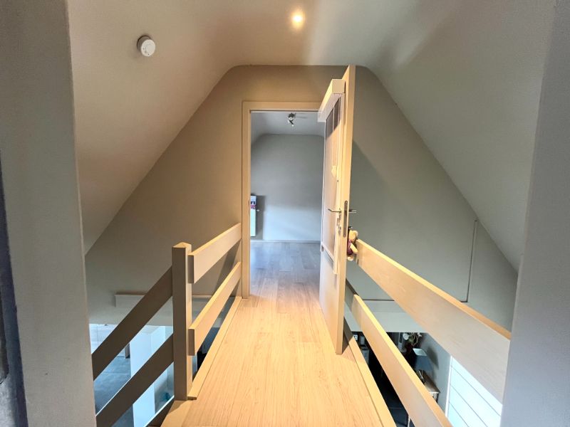 CHARMANTE HALFOPEN BEBOUWING MET DRIE SLAAPKAMERS TE HUUR foto 11