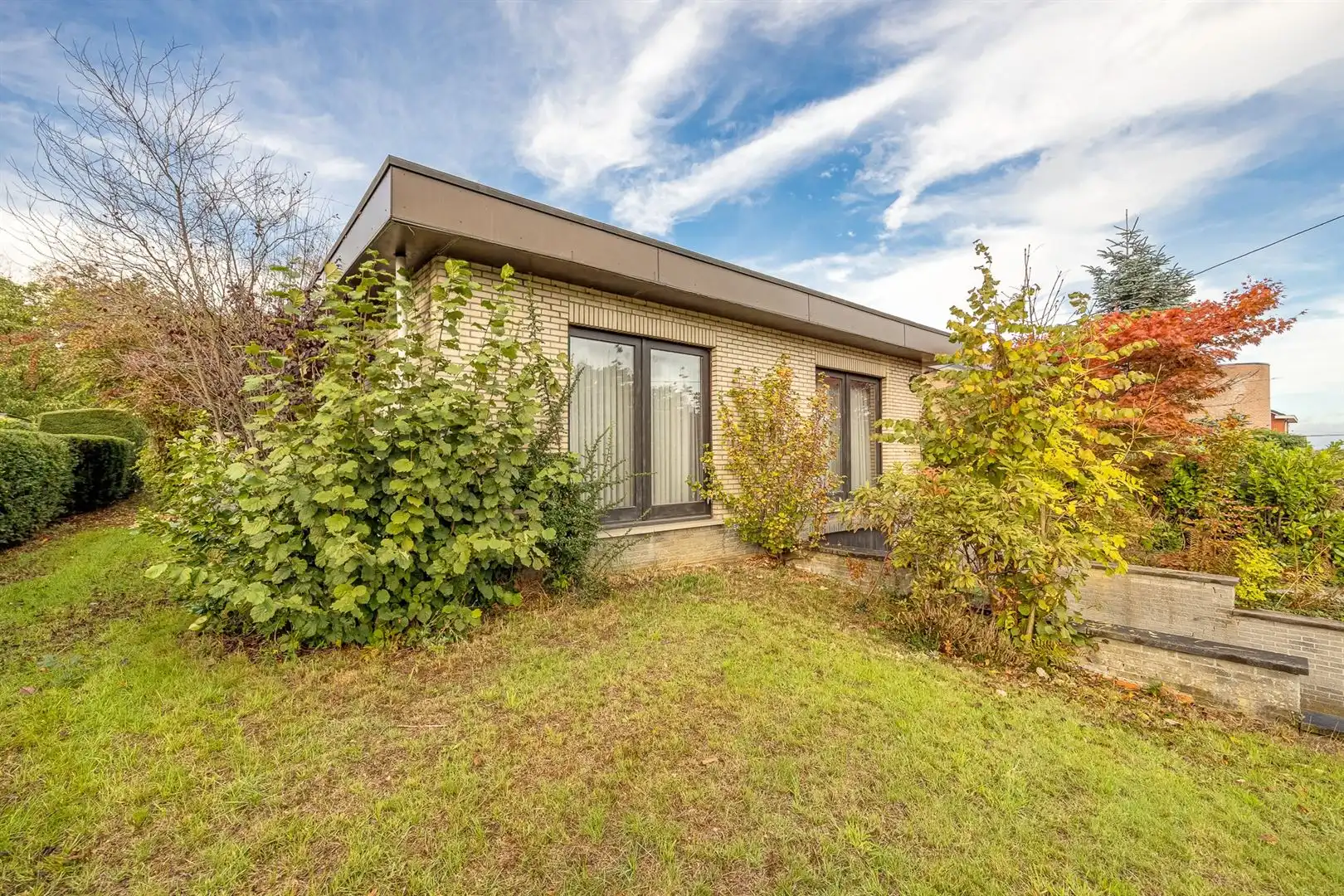 Te renoveren woning met veel potentieel! foto 14