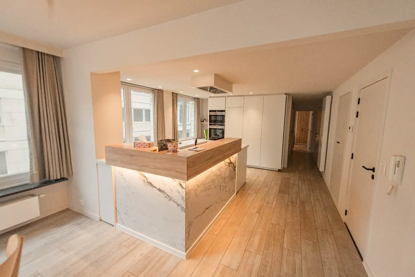 Vernieuwd luxueus appartement met 2 slaapkamers foto 9
