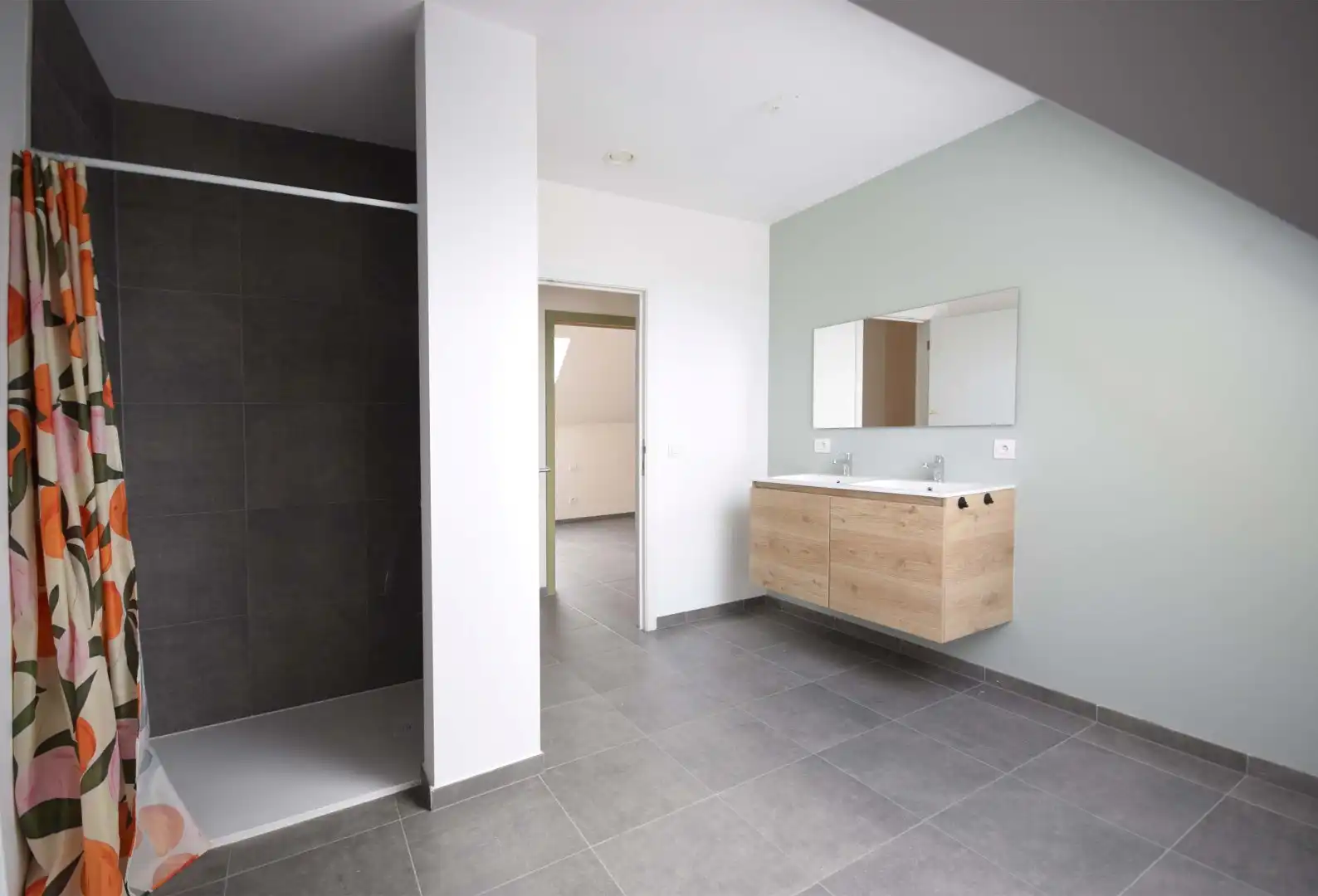Recent duplexappartement met ruim terras in hartje Lichtervelde foto 8
