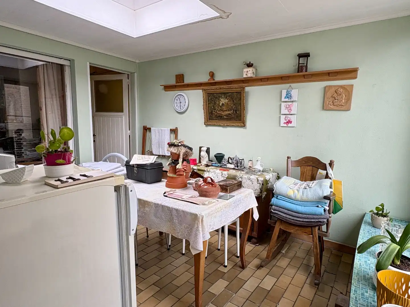 Woning met betonstructuur voorzien van garage, tuin en 3 slks te Kuurne. foto 7