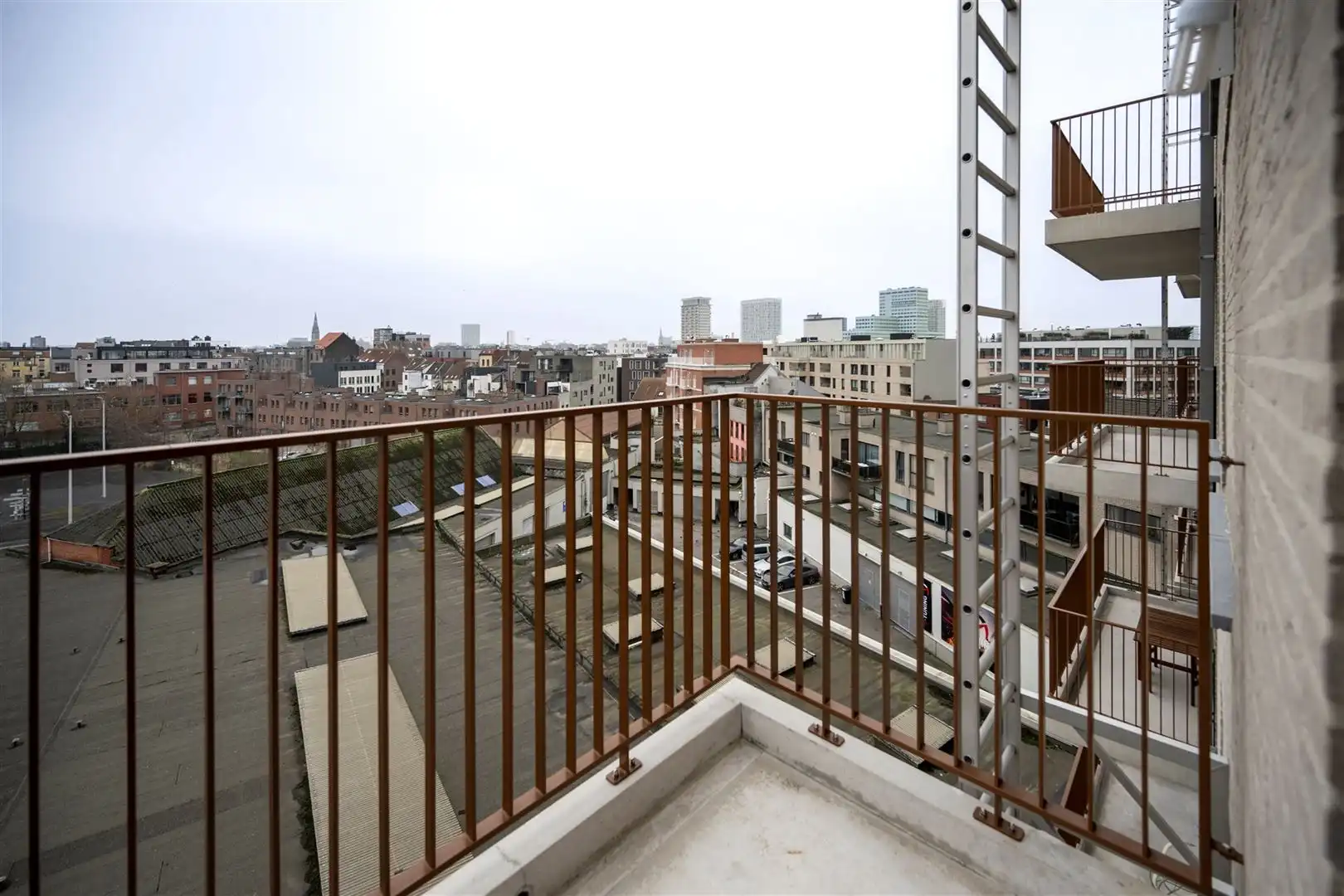 Nieuwbouw tweeslaapkamerappartement met terras foto 13
