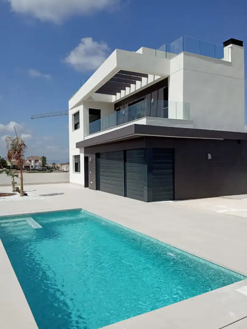 Villa te koop foto {{pictureIndex}}