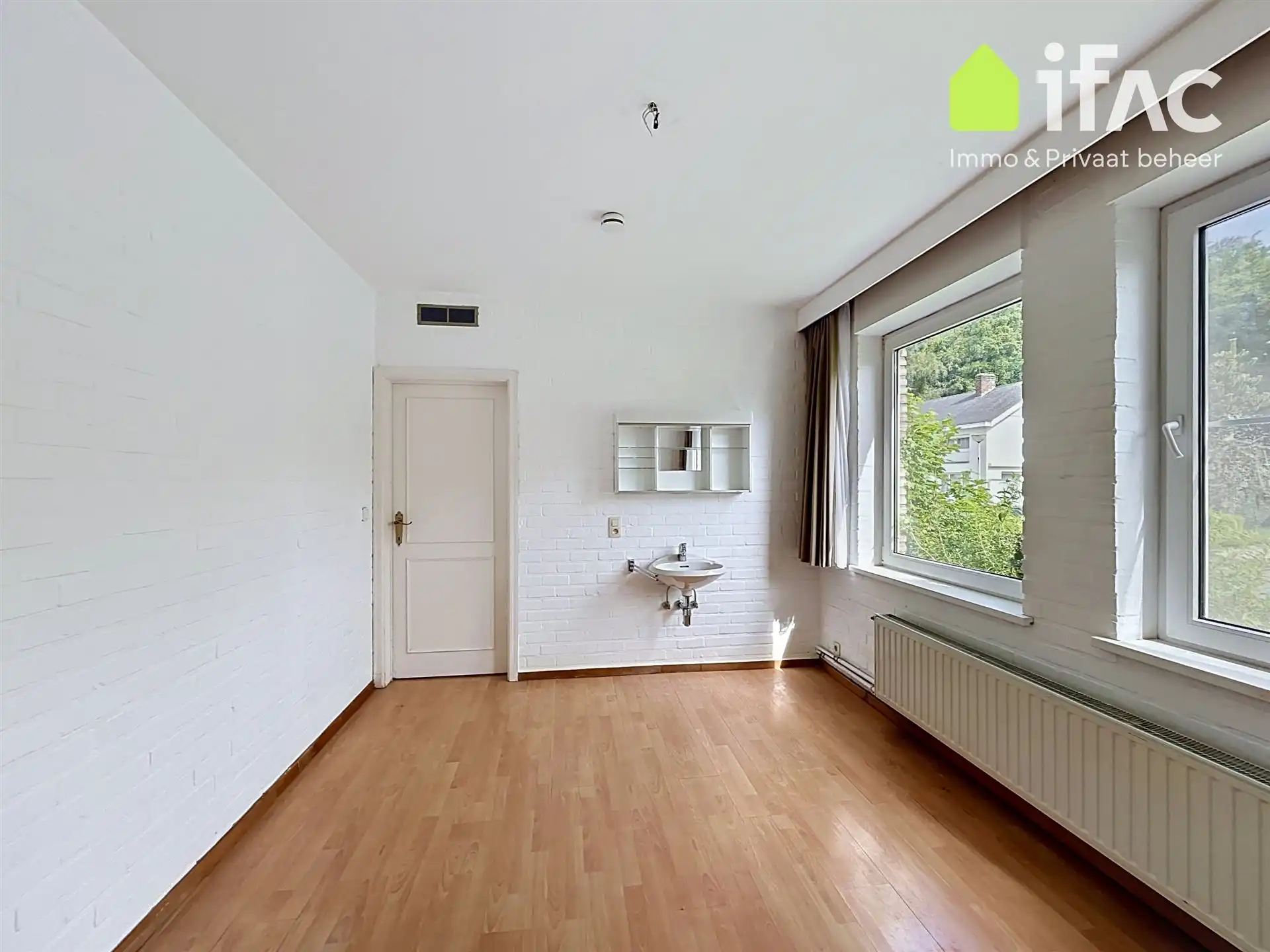 Goed gelegen 3 slaapkamer villa - vlakbij Park en centrum  foto 17