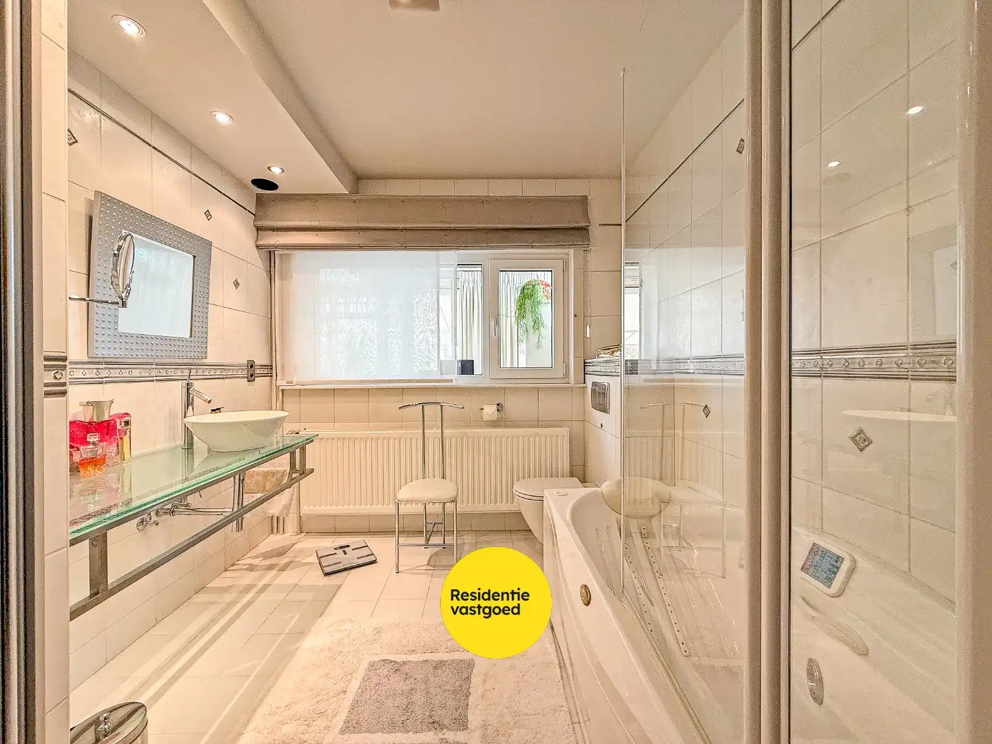 Prachtig herehuis met woonst en handelsruimte te Nieuwpoort-Stad op een zeer commerciële ligging in de Marktstraat op 400 m².  foto 12