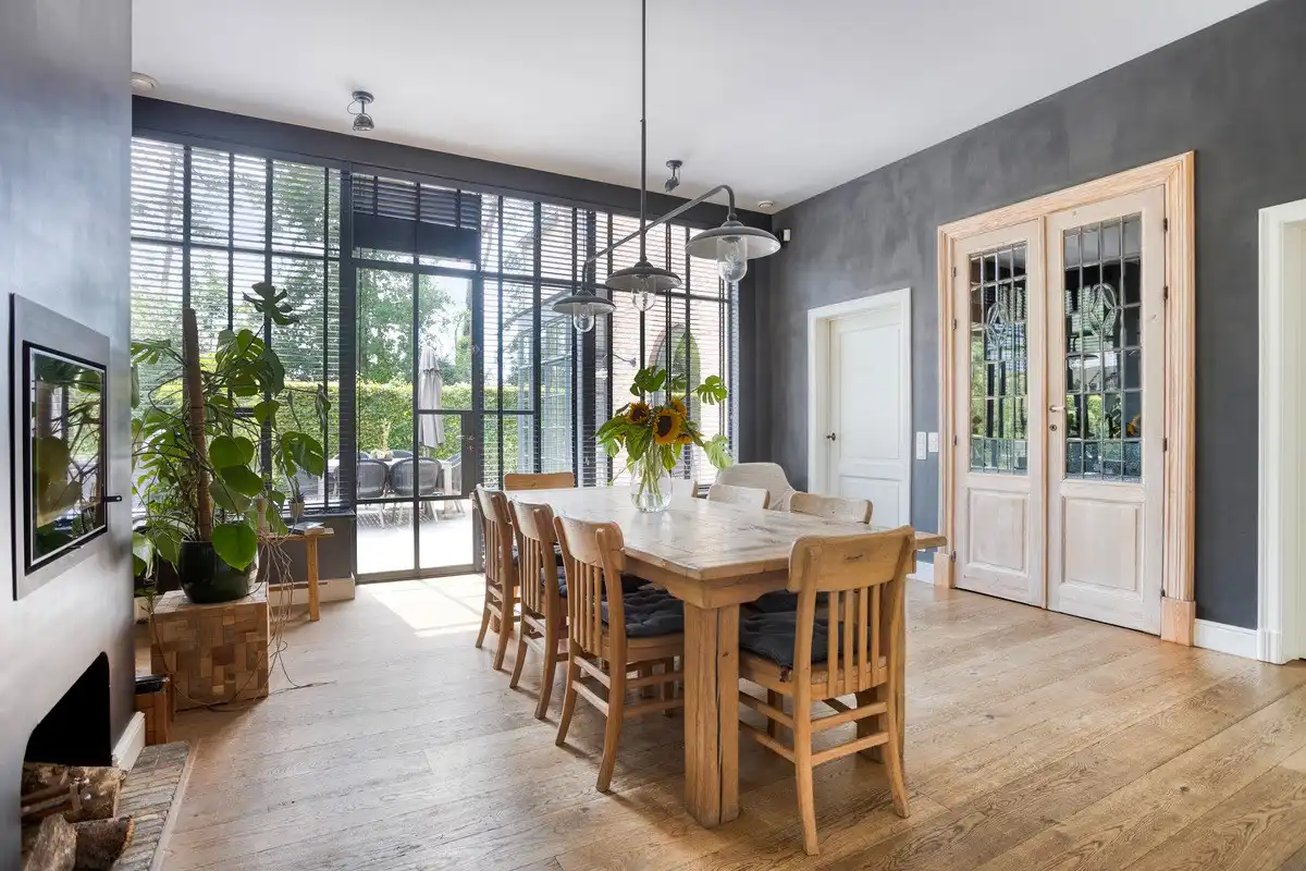 Exclusieve villa met oa 5 slaapkamers en verwarmde zwemvijver  op 2.070 m². foto 9