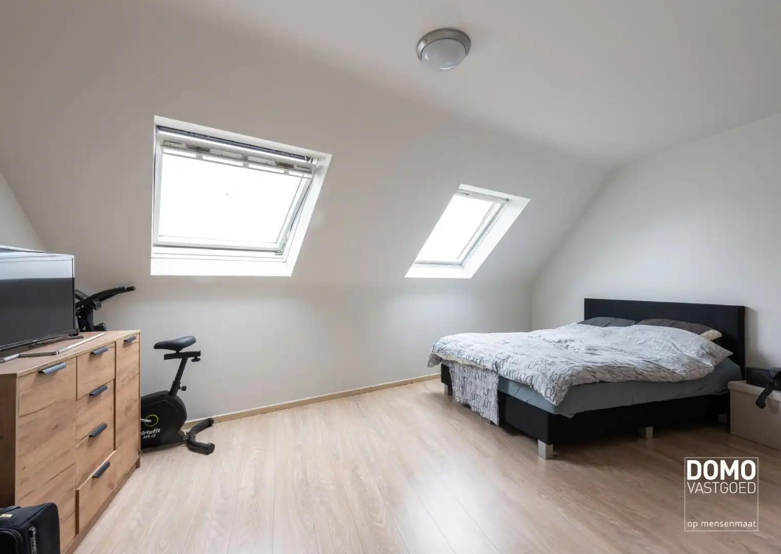 MODERN DUPLEXAPPARTEMENT MET TERRAS EN AUTOSTANDPLAATS IN LANAKEN foto 7