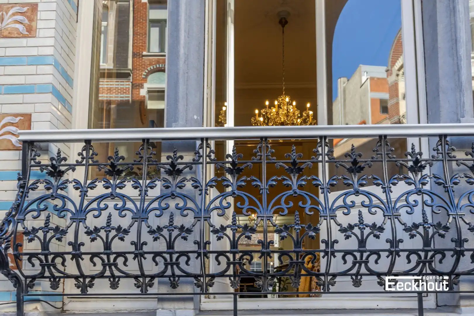 Uniek duplexappartement met 4 slaapkamers in bouwkundig erfgoedpand Villa Lina in centrum Oostende, vlakbij het stadspark foto 2