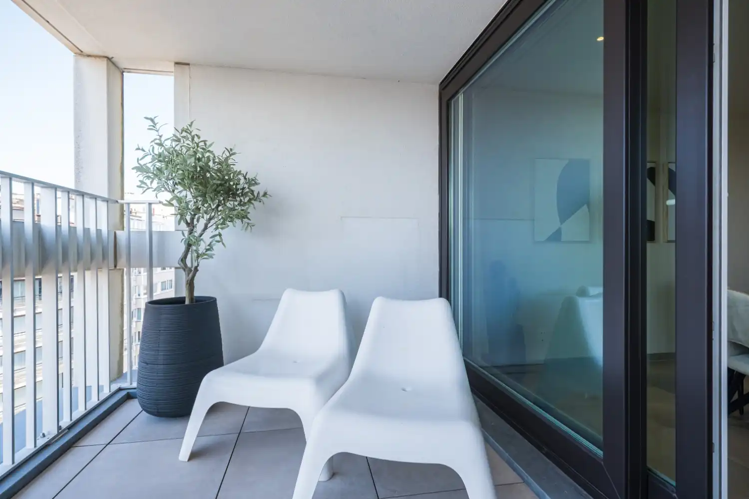 Ruim en jong appartement op centrale ligging! foto 17