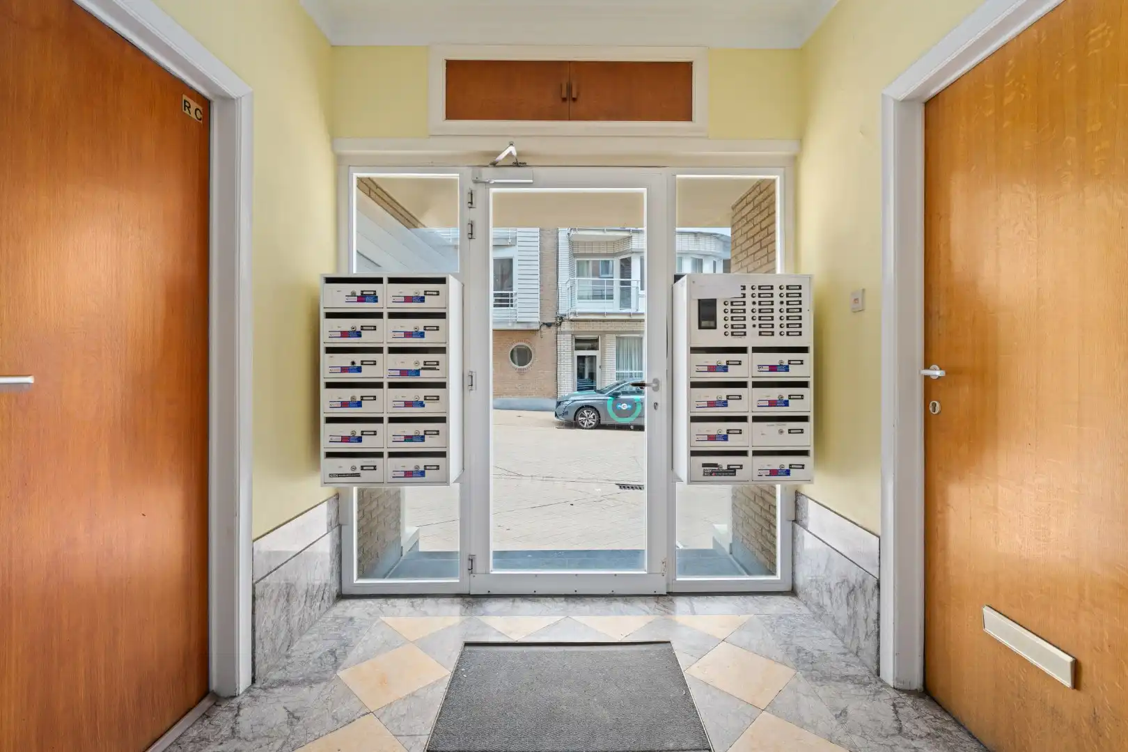 Met zorg gerenoveerd appartement op prachtige ligging met lateraal zeezicht en gunstig EPC label B foto 18