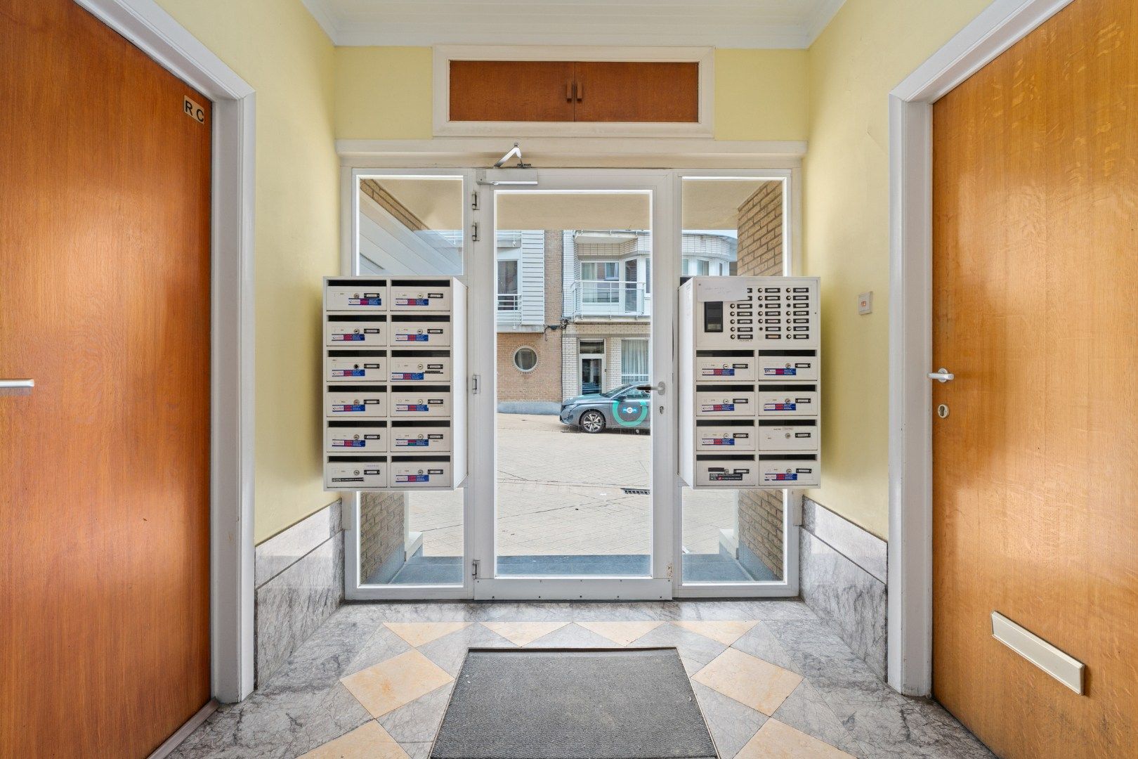 Met zorg gerenoveerd appartement op prachtige ligging met lateraal zeezicht en gunstig EPC-label B foto 18