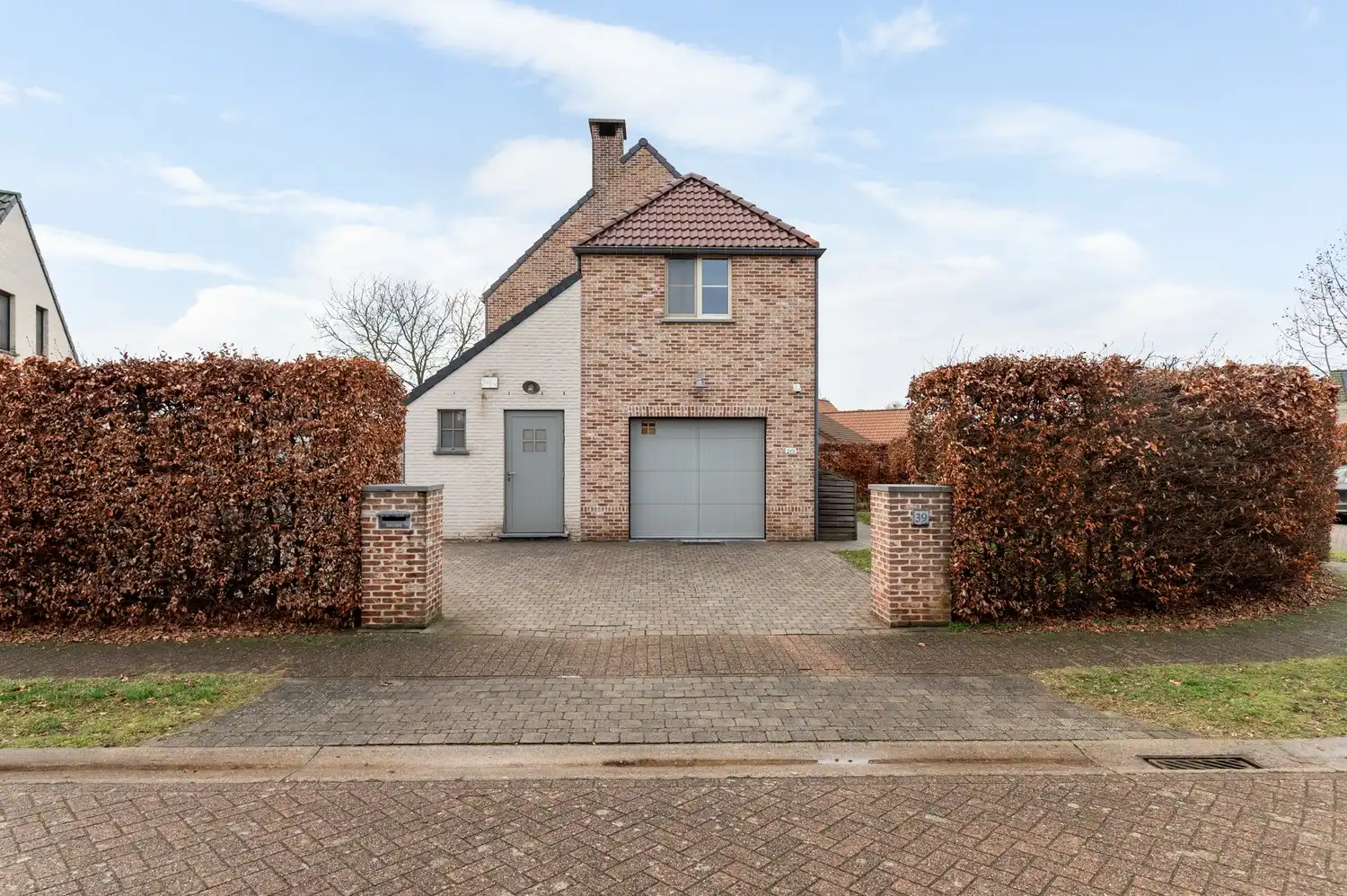 Huis met 3 slaapkamers en zonnige tuin te Oelegem! foto 3