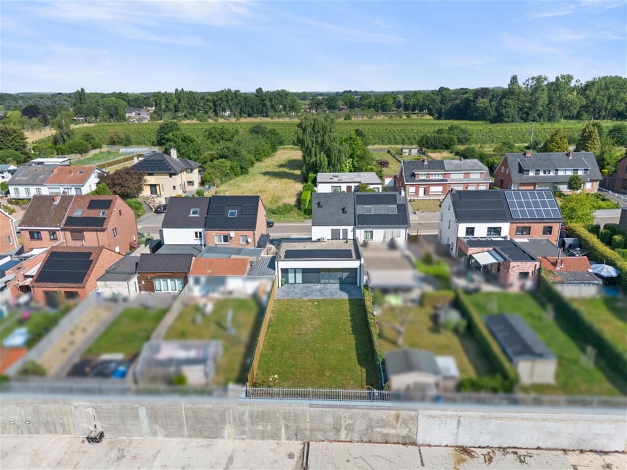 KNAPPE VOLLEDIG GERENOVEERDE WONING MET RUIME GARAGE IN SINT-TRUIDEN  foto 32