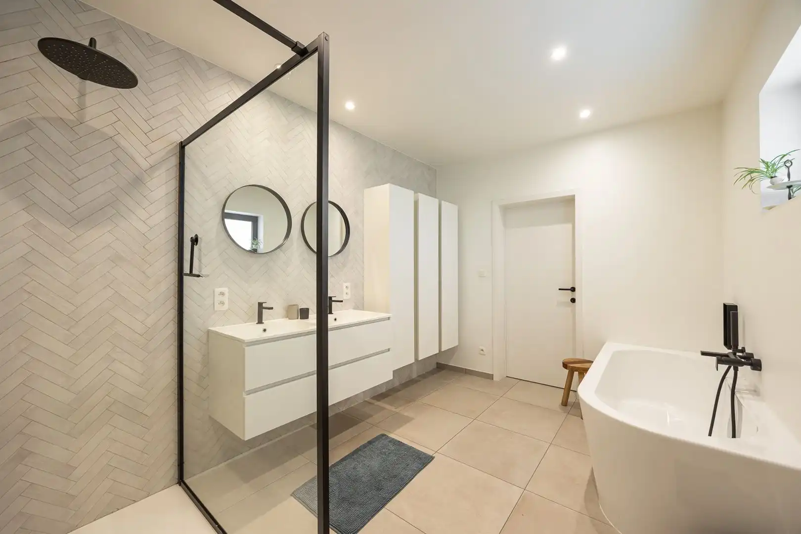     Stijlvol wonen met veel ruimte en licht op toplocatie foto 13