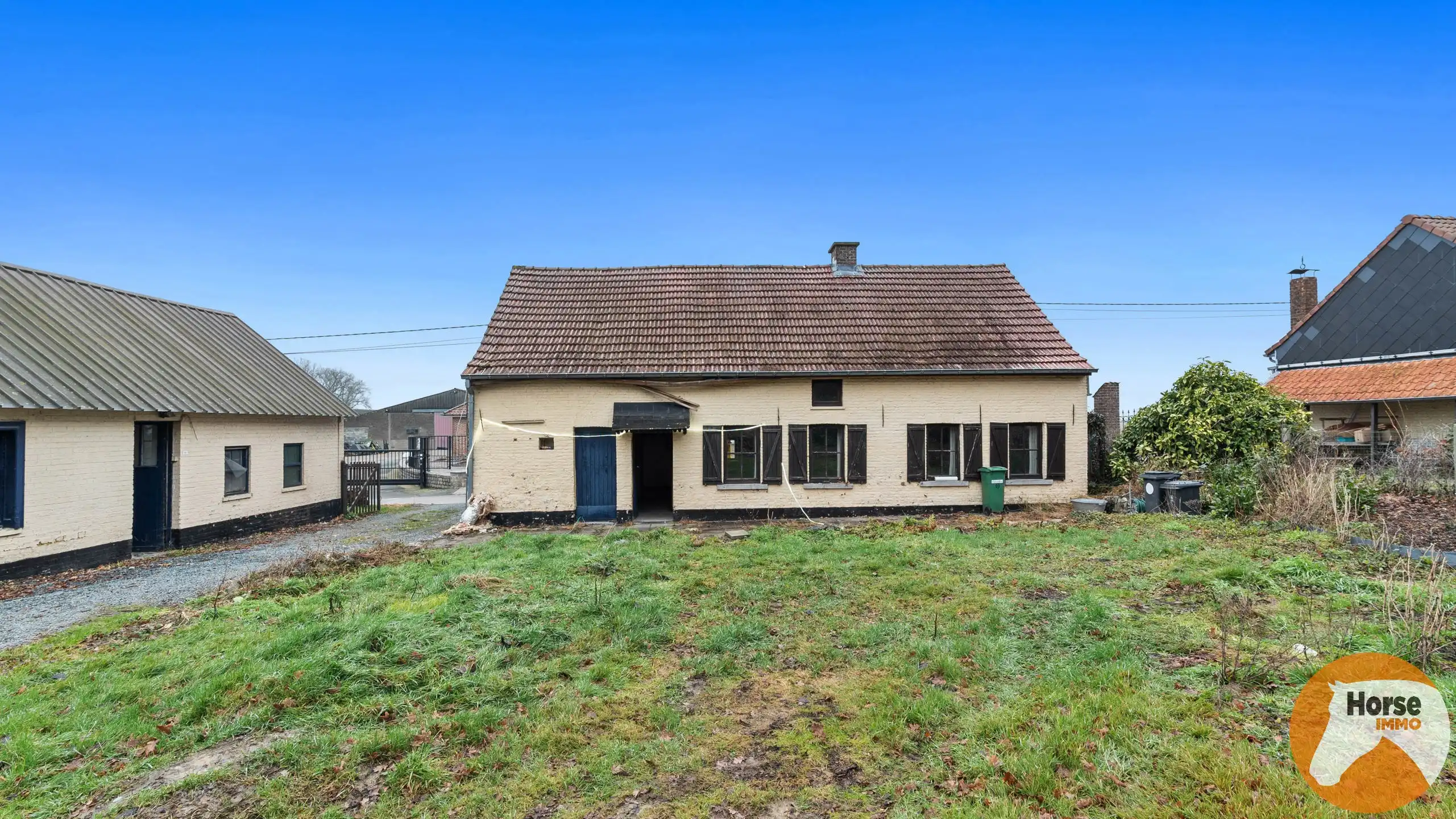 GALMAARDEN - Te renoveren pand op unieke ligging foto 2