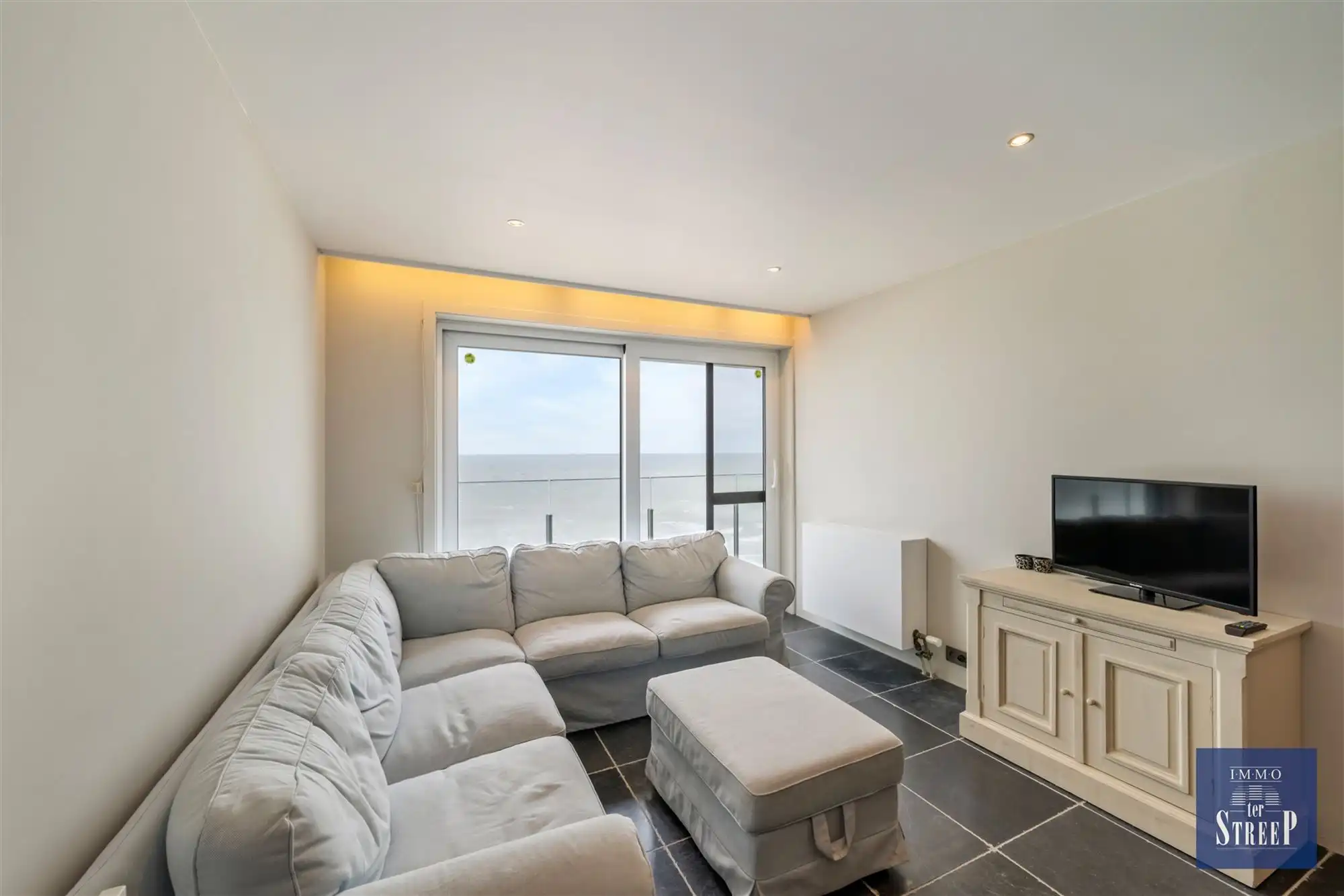 Appartement met 2 slaapkamers op de zeedijk van Middelkerke foto 3