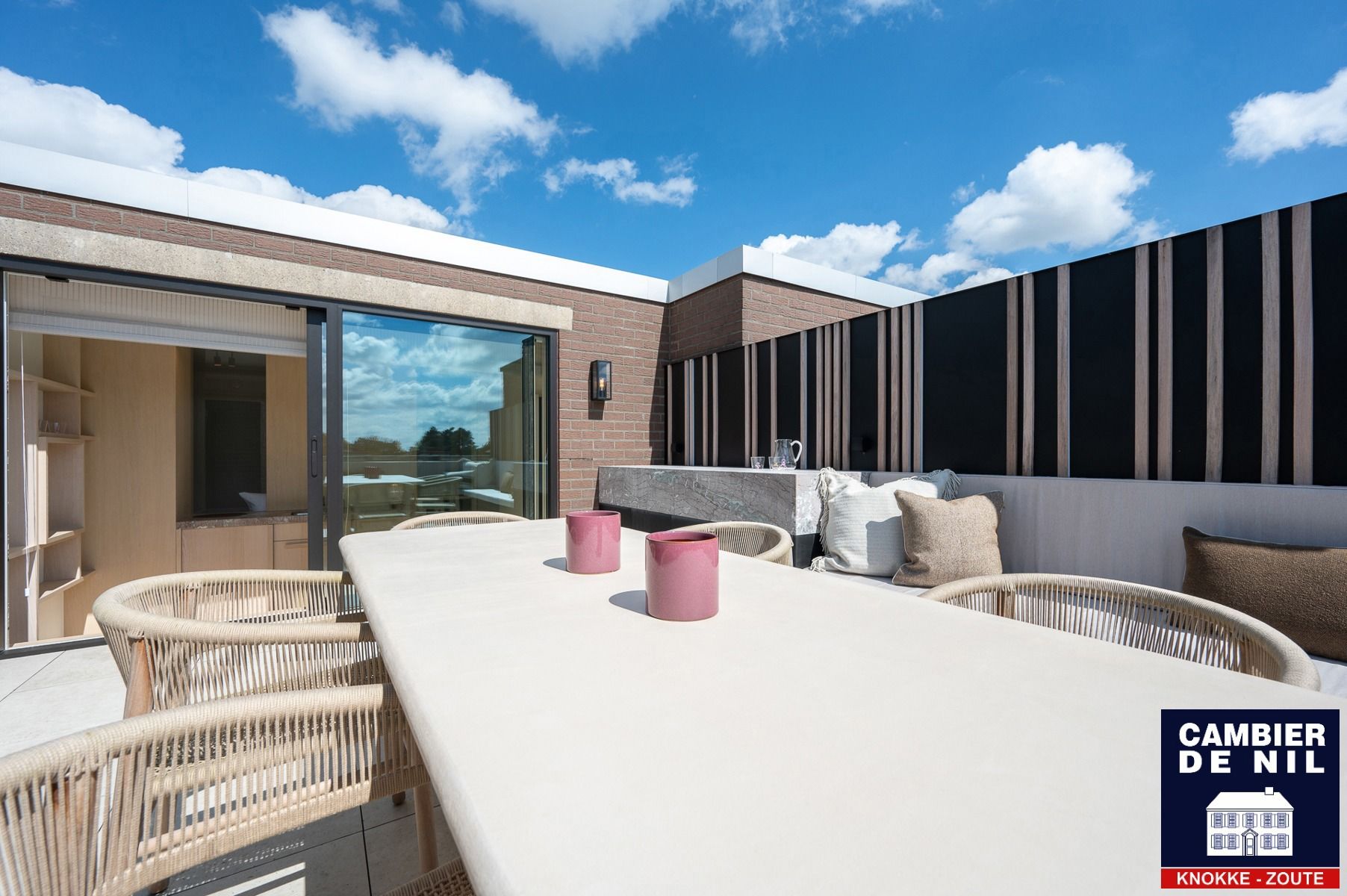 Vernieuwd appartement met open zichten mooie terrassen foto 31