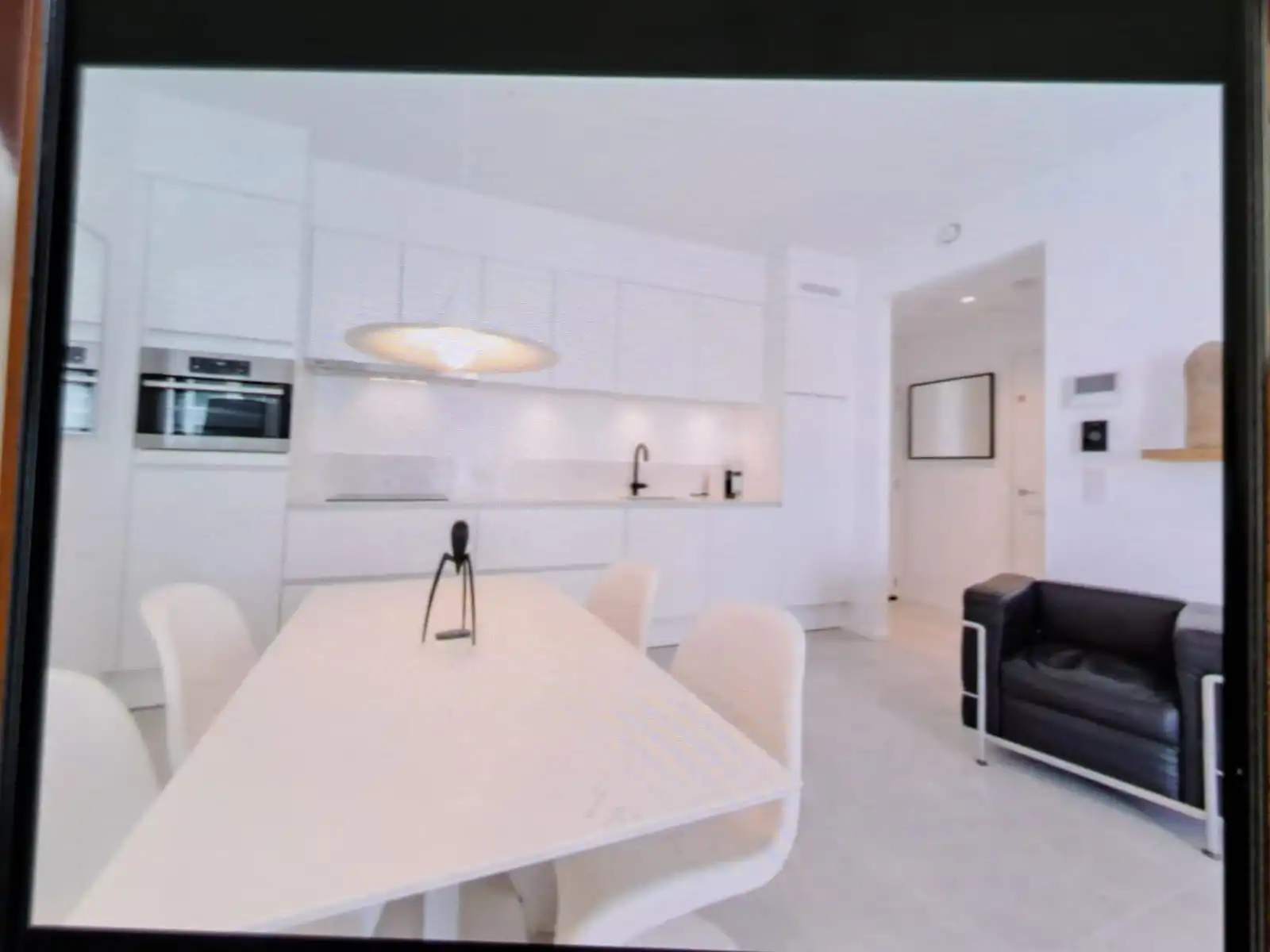 Stijlvol appartement met ondergrondse parkeerplaats foto 6