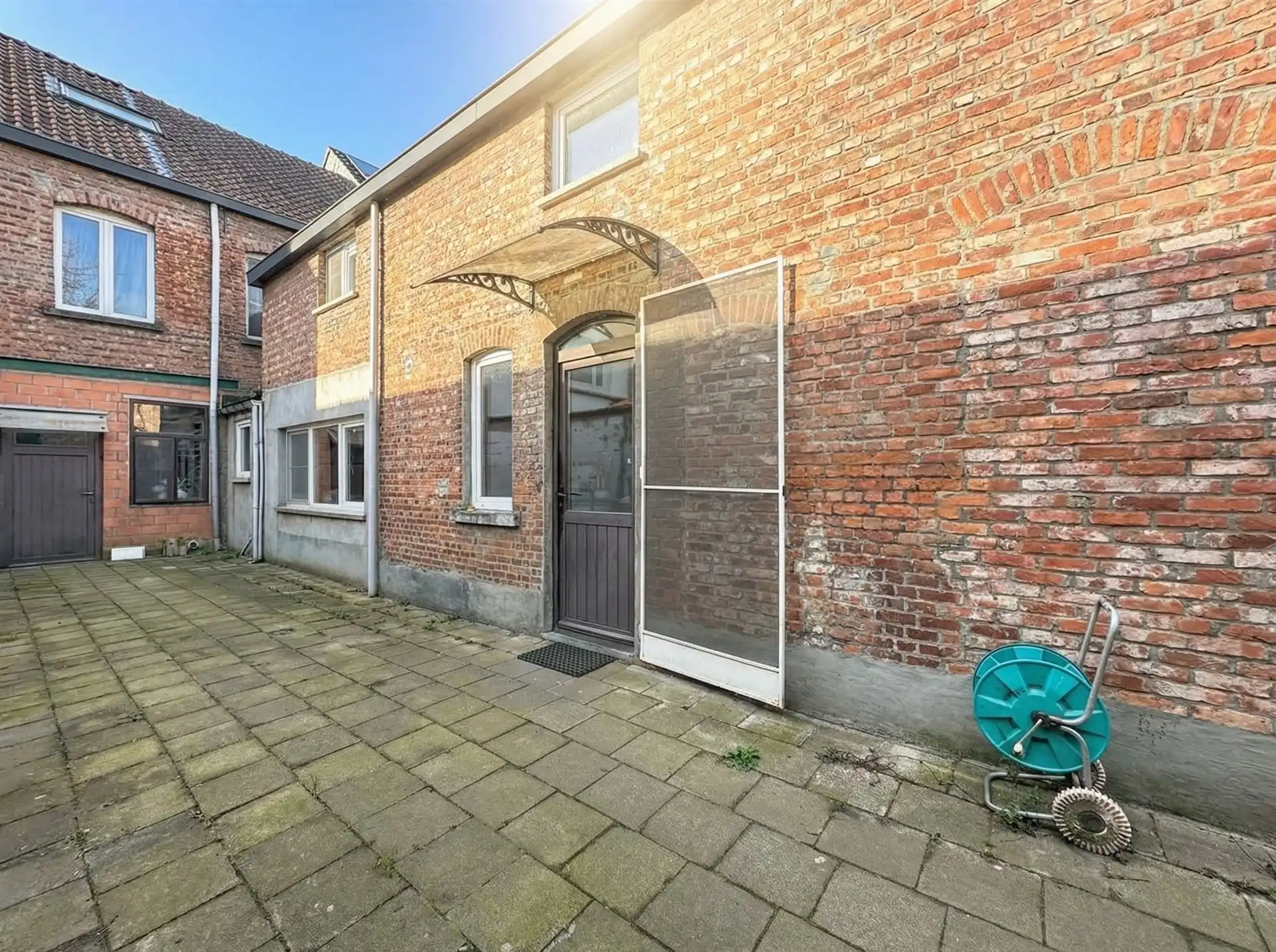 Energiezuinige gezinswoning met 6 slaapkamers en riante tuin in hartje Kruibeke! foto 6