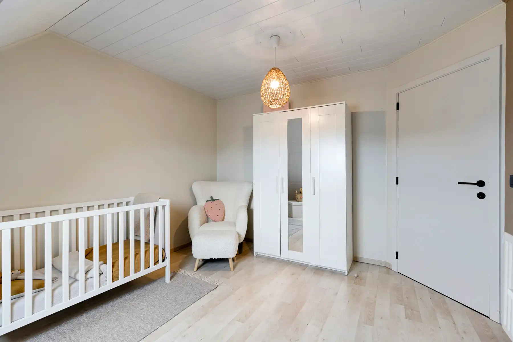 Instapklare woning met 3 slpk en ruime garage op toplocatie foto 19