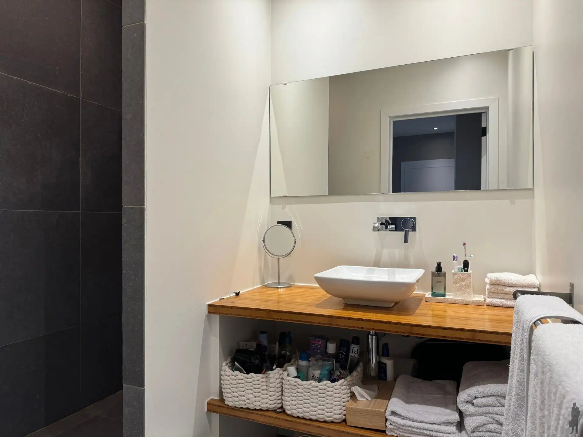 1-slaapkamerappartement met terras en garagebox te Wilrijk foto 5